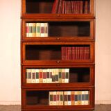 Globe Wernicke Library in oak, 5 pieces.