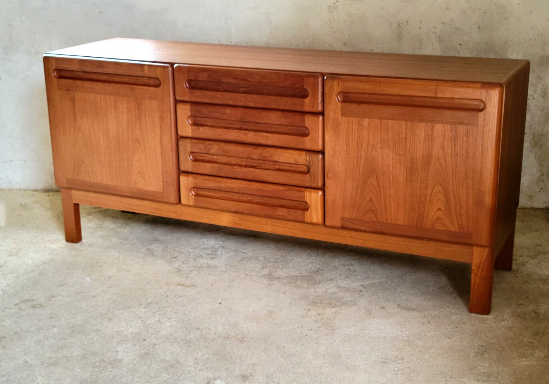 Buffet Dyrlund en teck, Danemark 1970