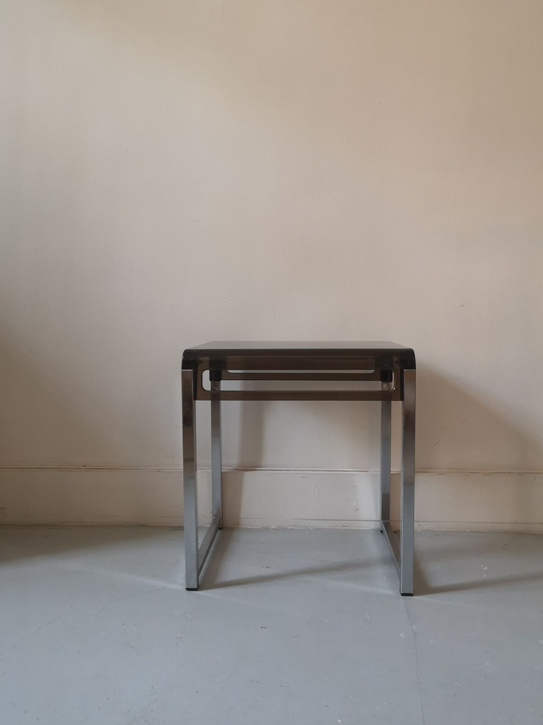 side table design plexi and metal Prisunic, 1970