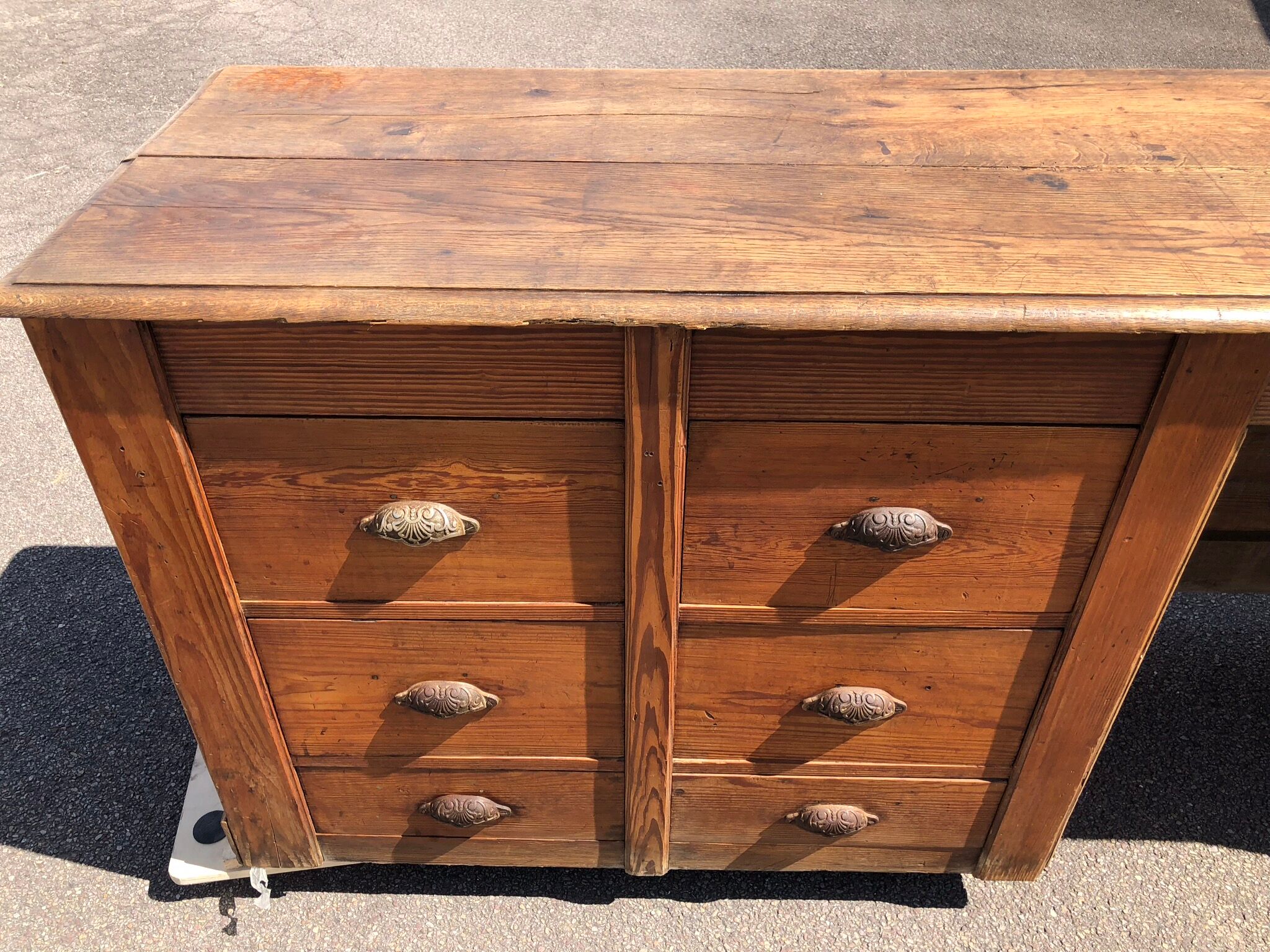 Ancien meuble comptoir de mercerie
