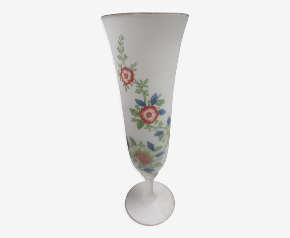 Vase en verre opale blanc