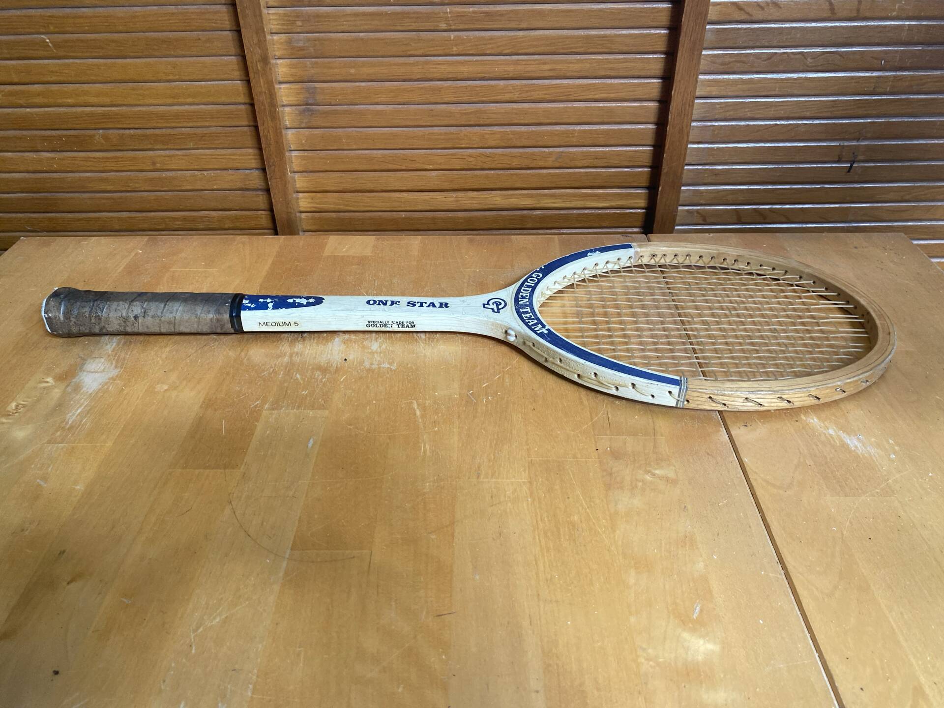 Old Tennis Racket ONE STAR Golden Team Wood Vintage Sport #E213