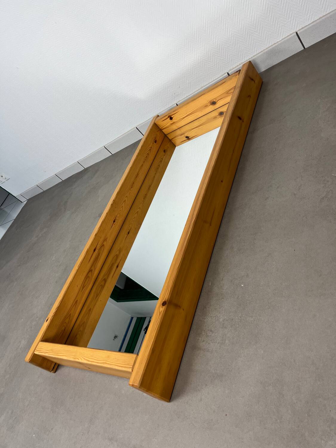 Brutalist XL mirror, solid pine, chalet style.