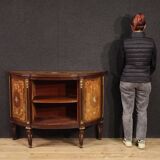 Élégant buffet marqueté de style Louis XVI