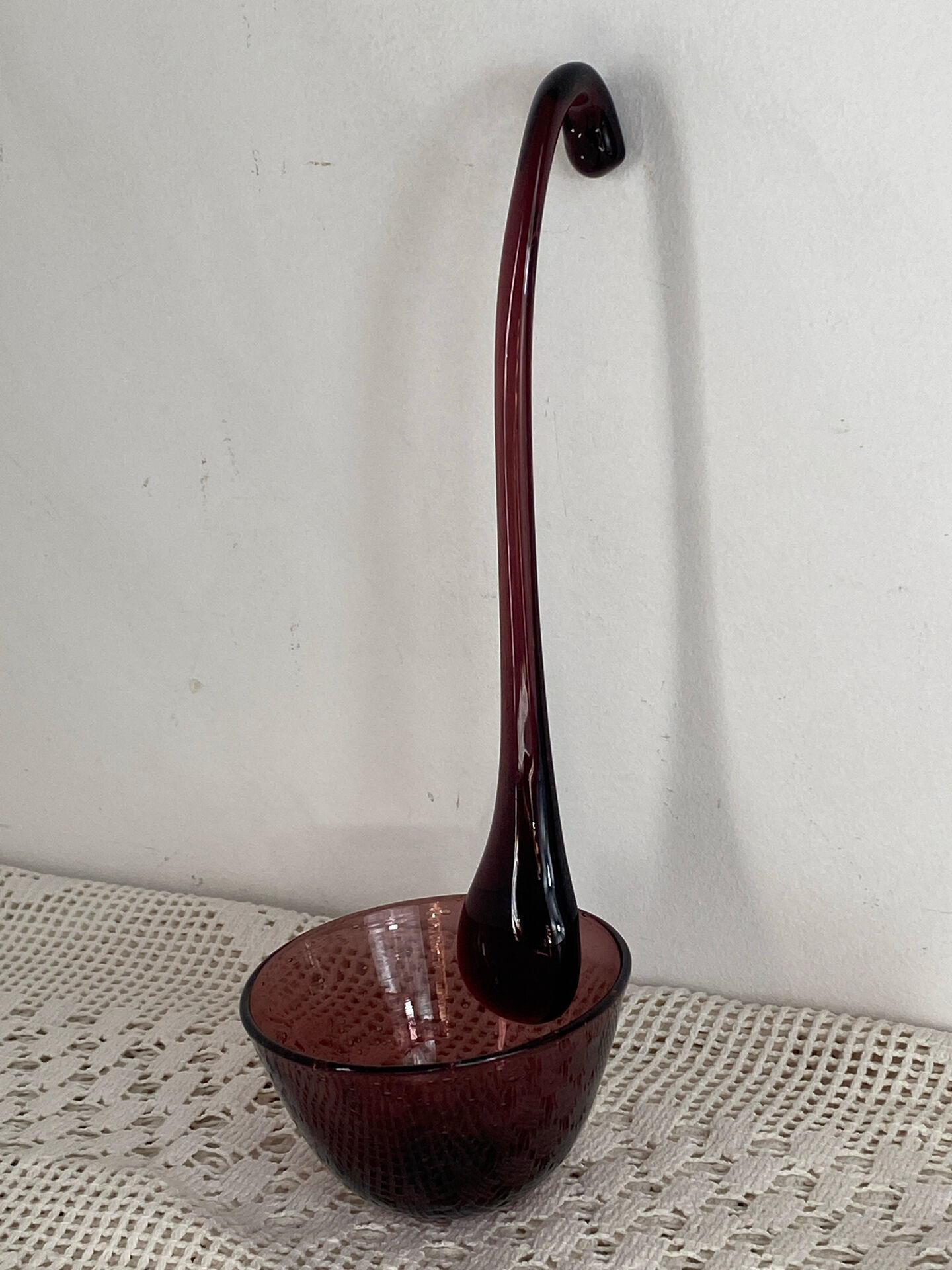 Sangria ladle, in blown and bubbled glass, Biot
