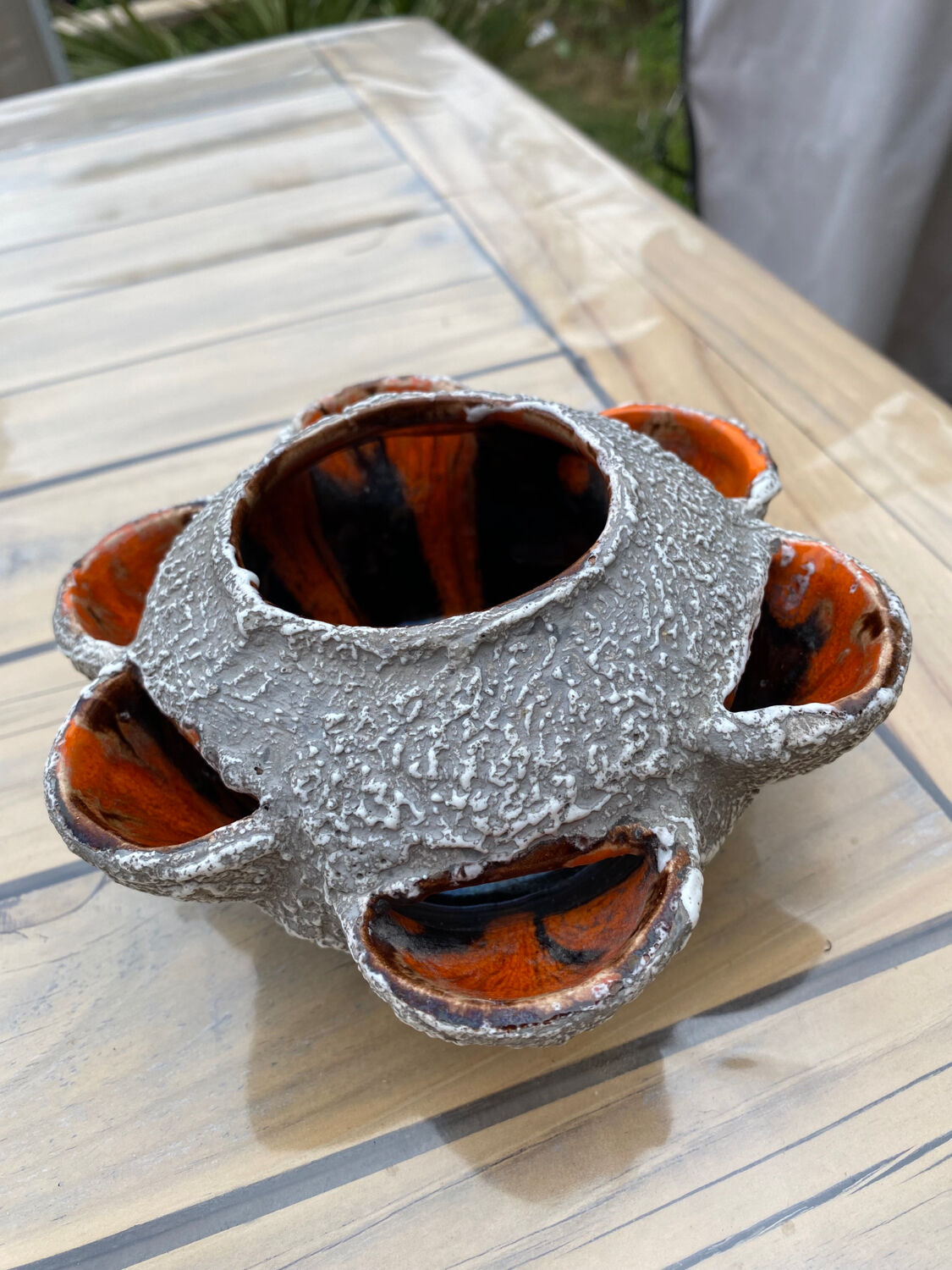 Vase for flower arrangements, fat lava.