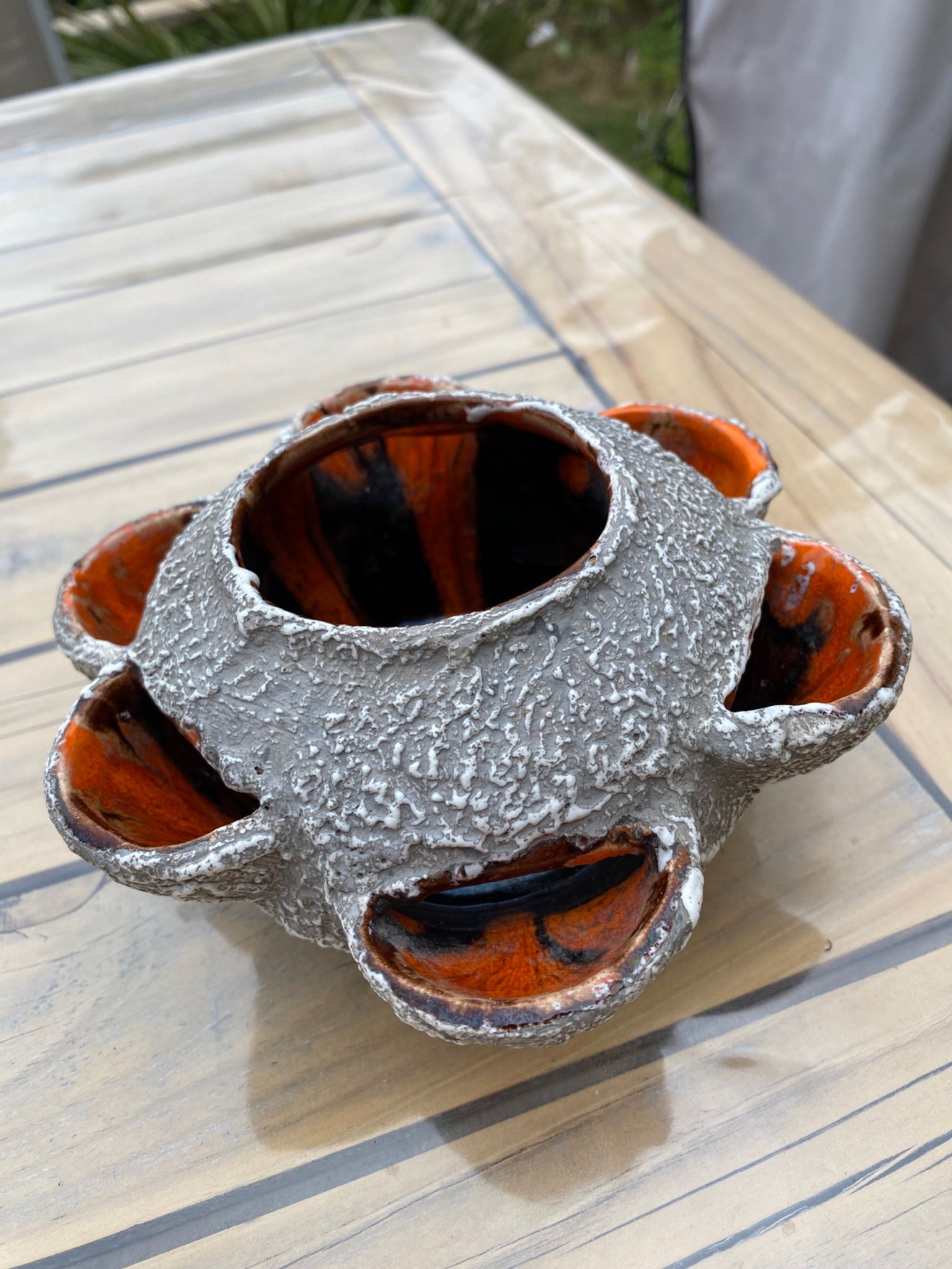 Vase for flower arrangements, fat lava.