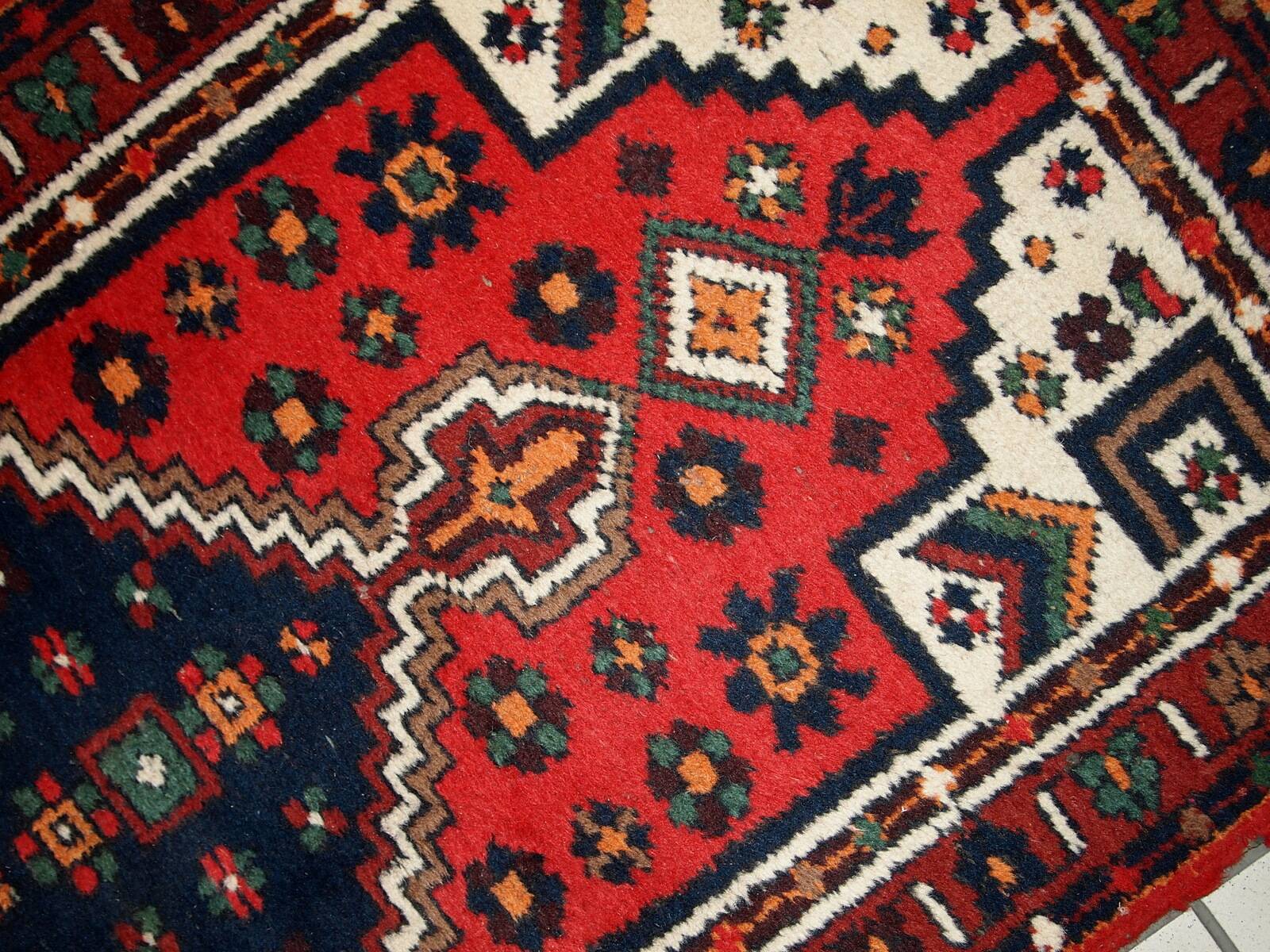Tapis Vintage Hamadan en Laine (74cm x 140cm), Années 1970, Élégance Tradit
