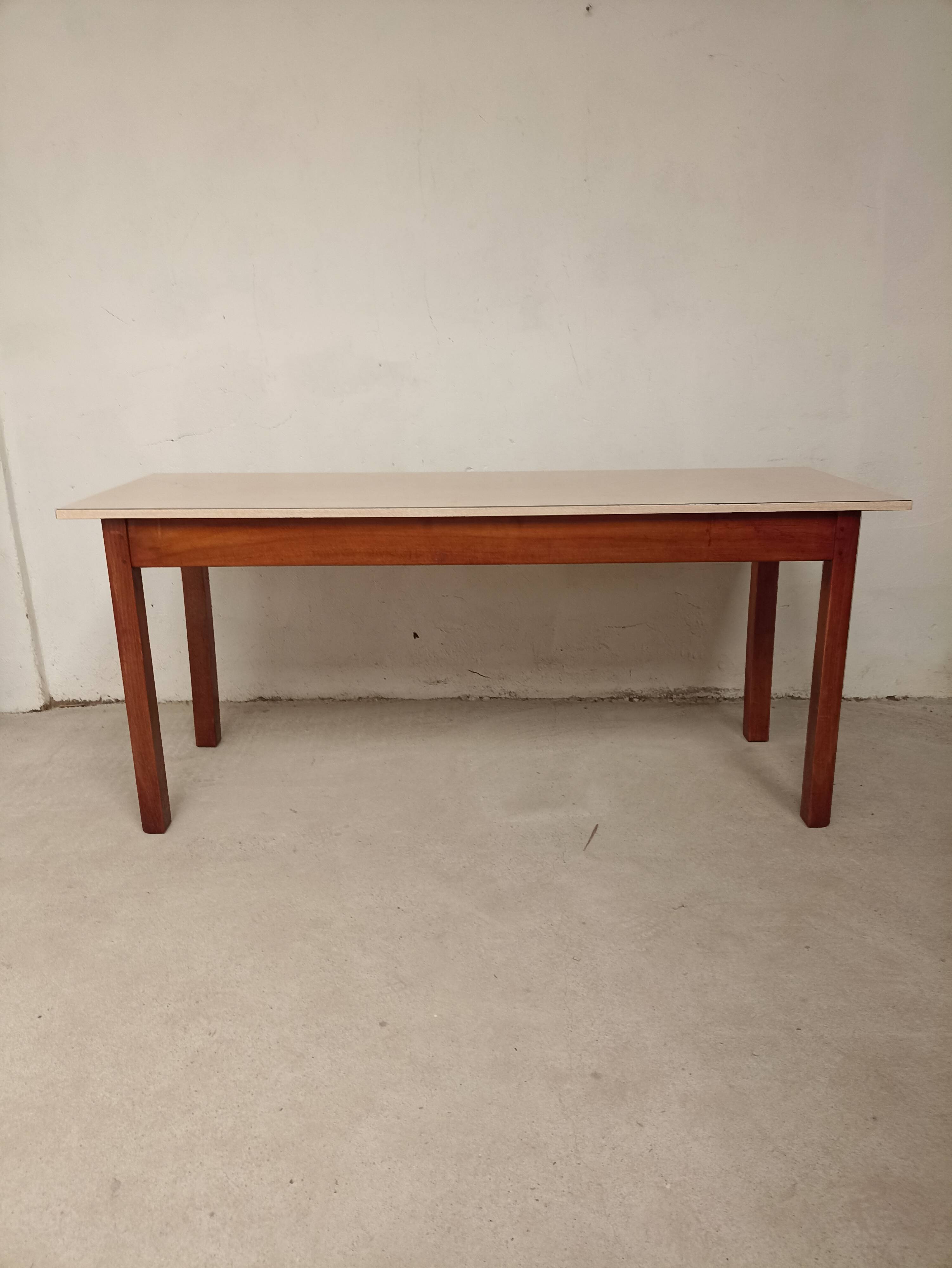 Table bistrot vintage