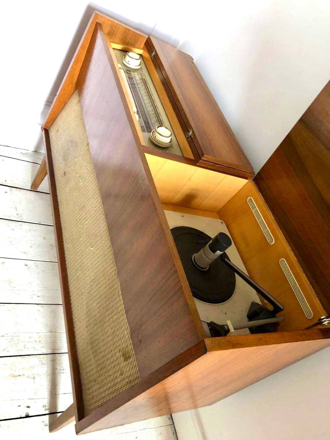 Vintage Grundig KS 400 A vinyl radio cabinet, old record player