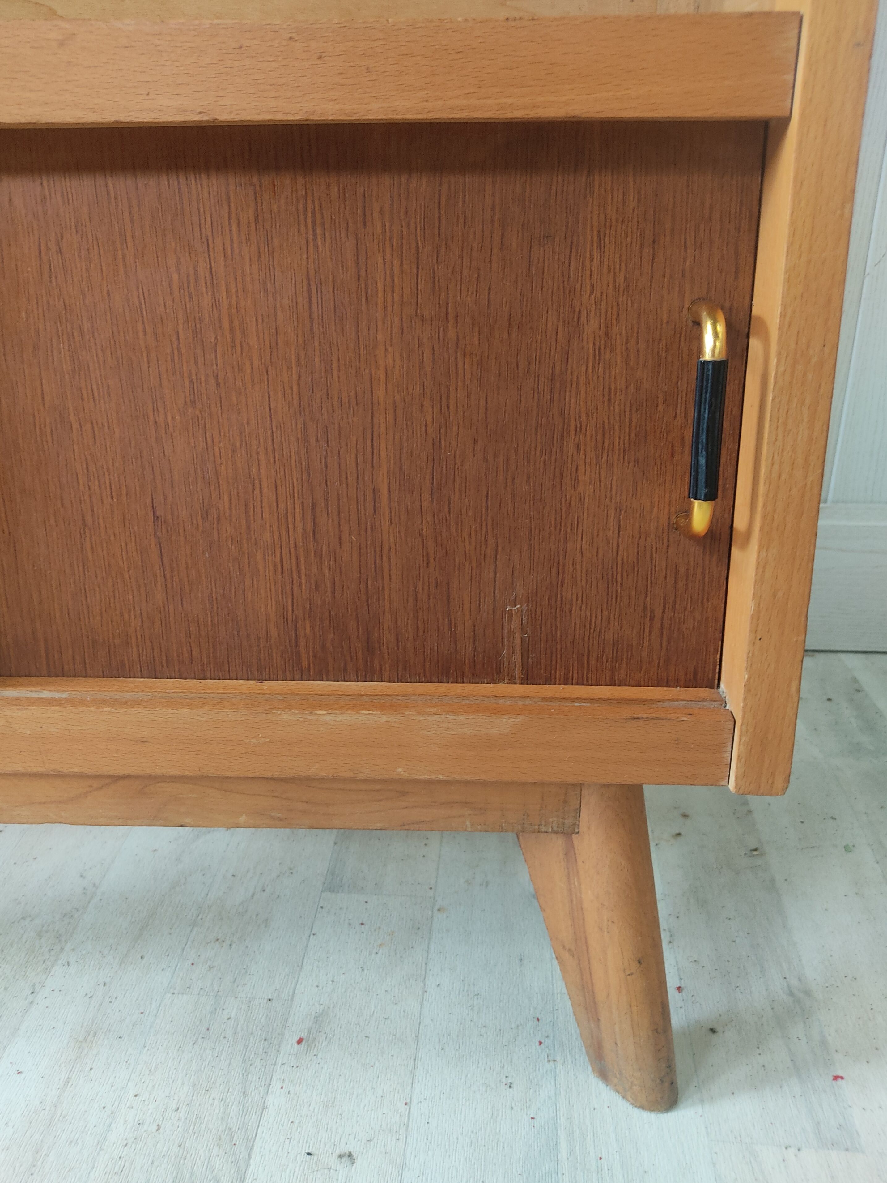 Shelf library vintage compass feet