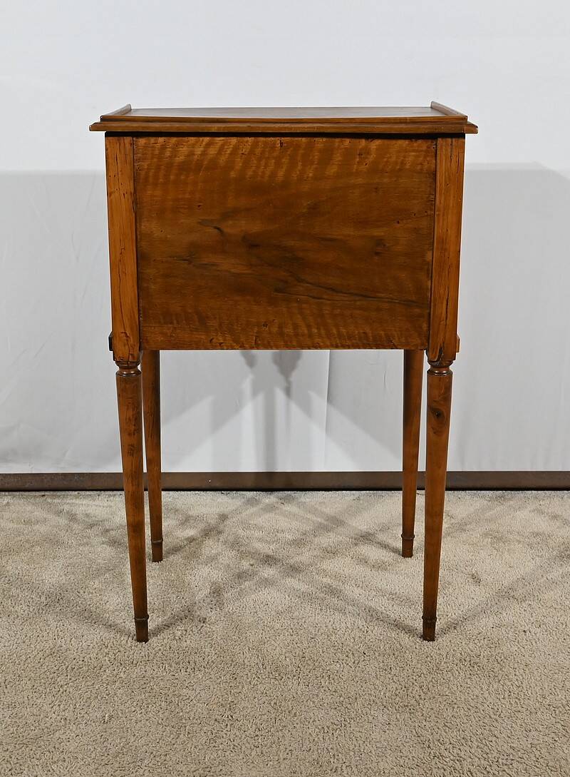 Small Living Room Table in Cherry and Walnut, Louis XVI Period – Late 18th Century