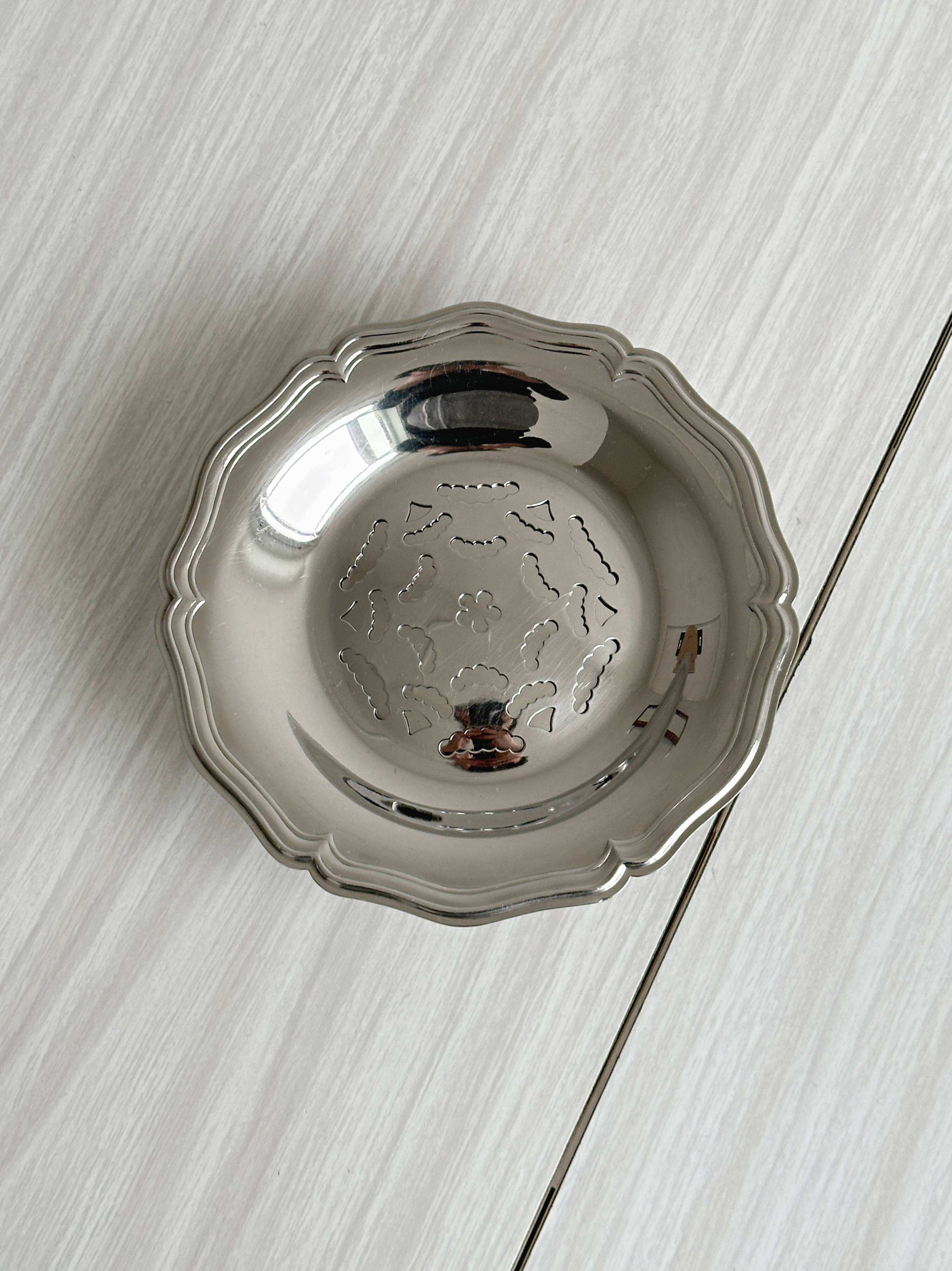 Shiny metal butter dish Coquillor