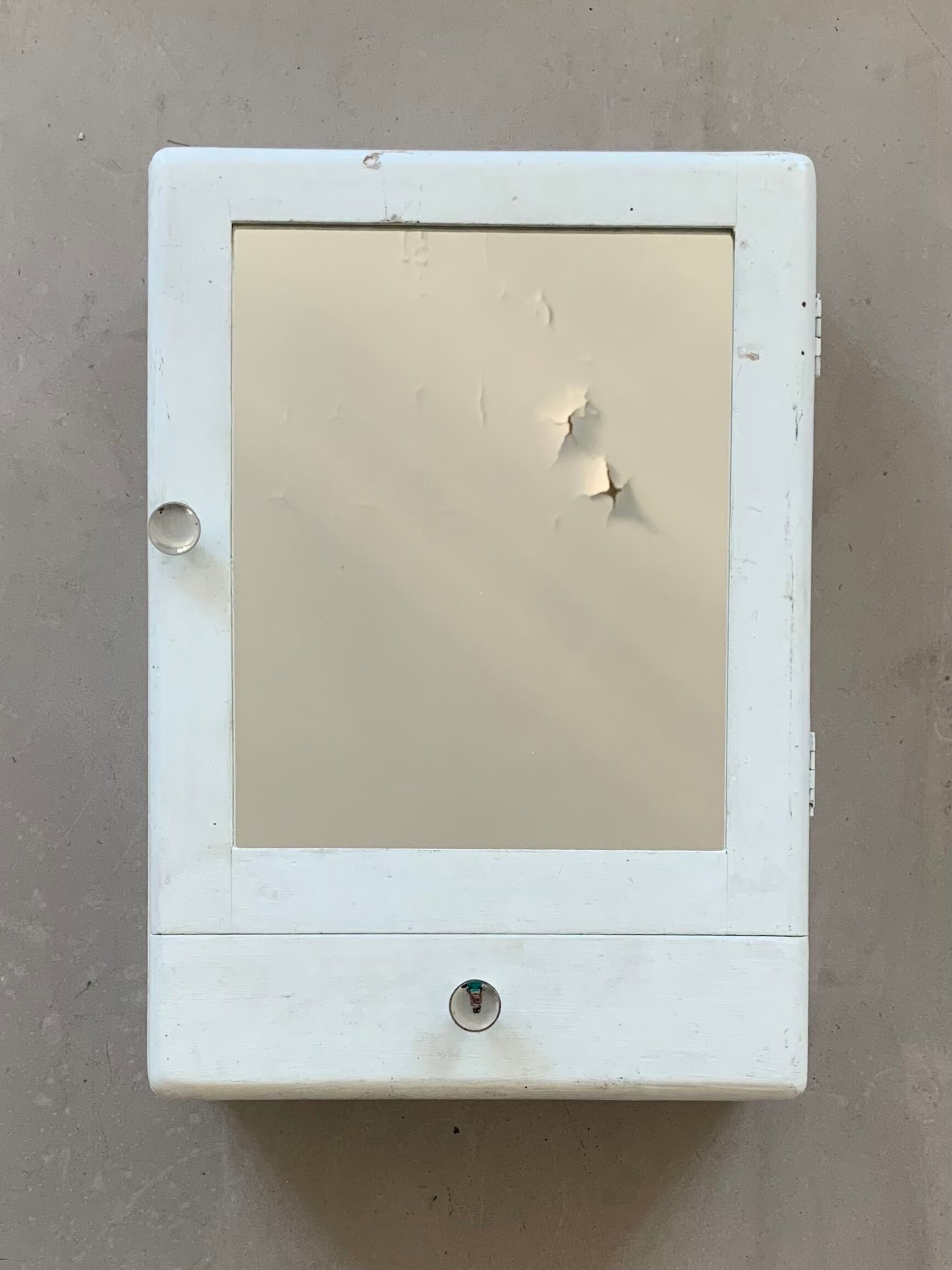Small wall cabinet 50s