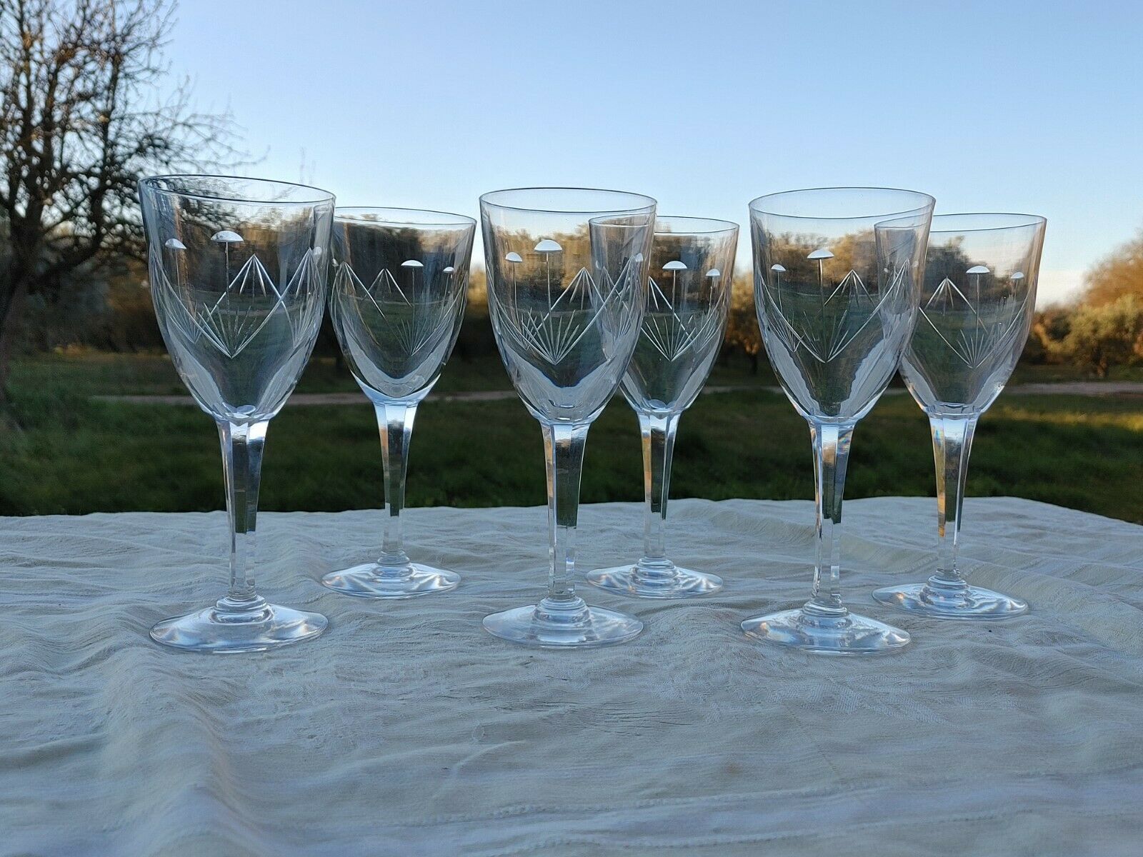 6 verres à eau en cristal taillé jambe à facettes baccarat ou saint louis
