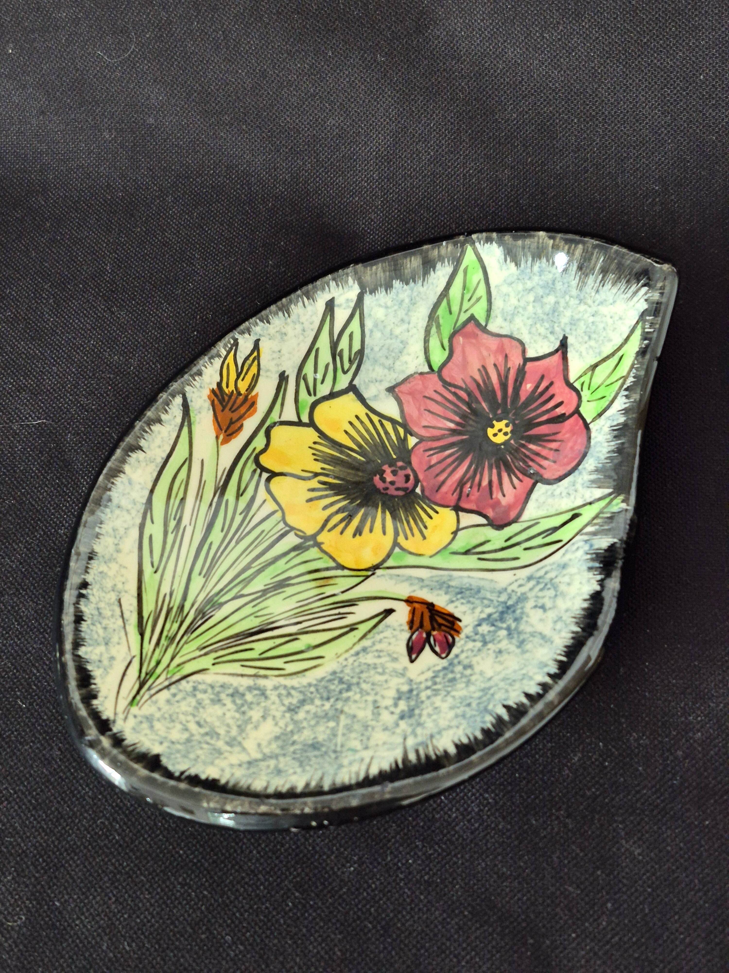 Vallauris empty pocket bowl A554