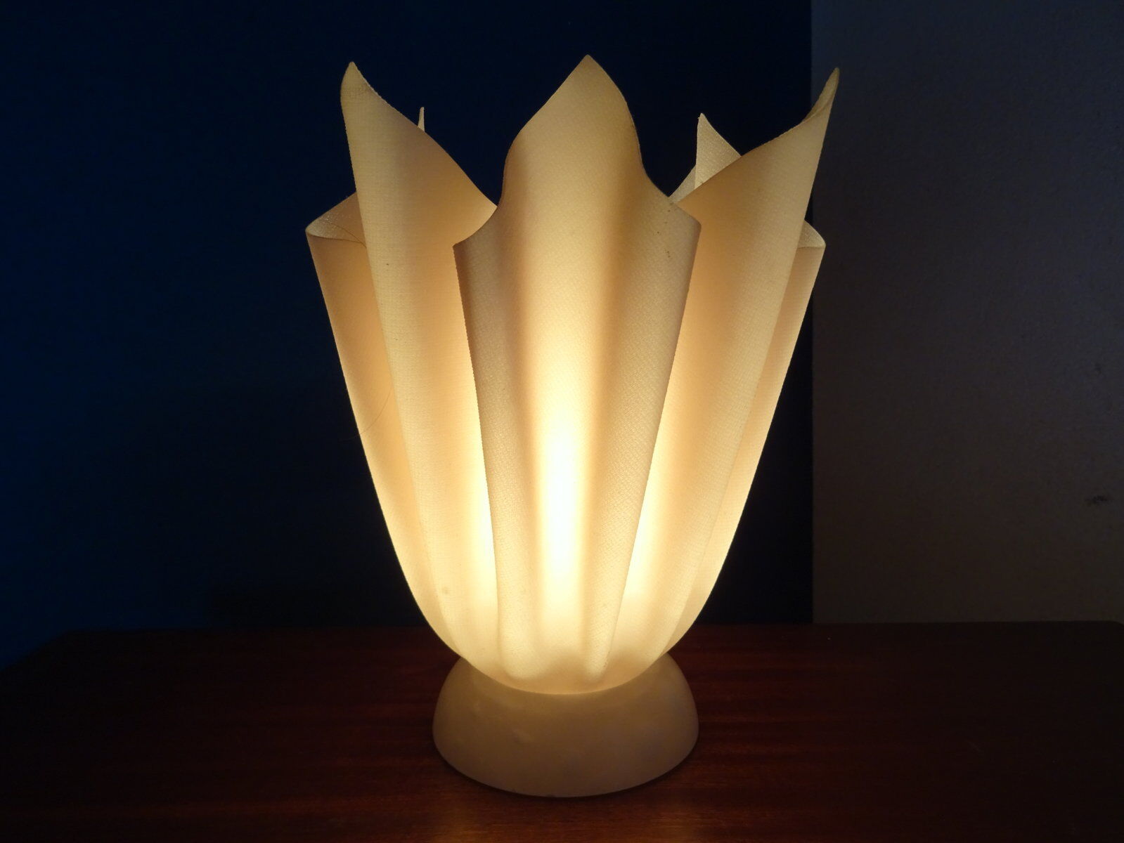 Lampe Coqueluche par Georgia Jacob