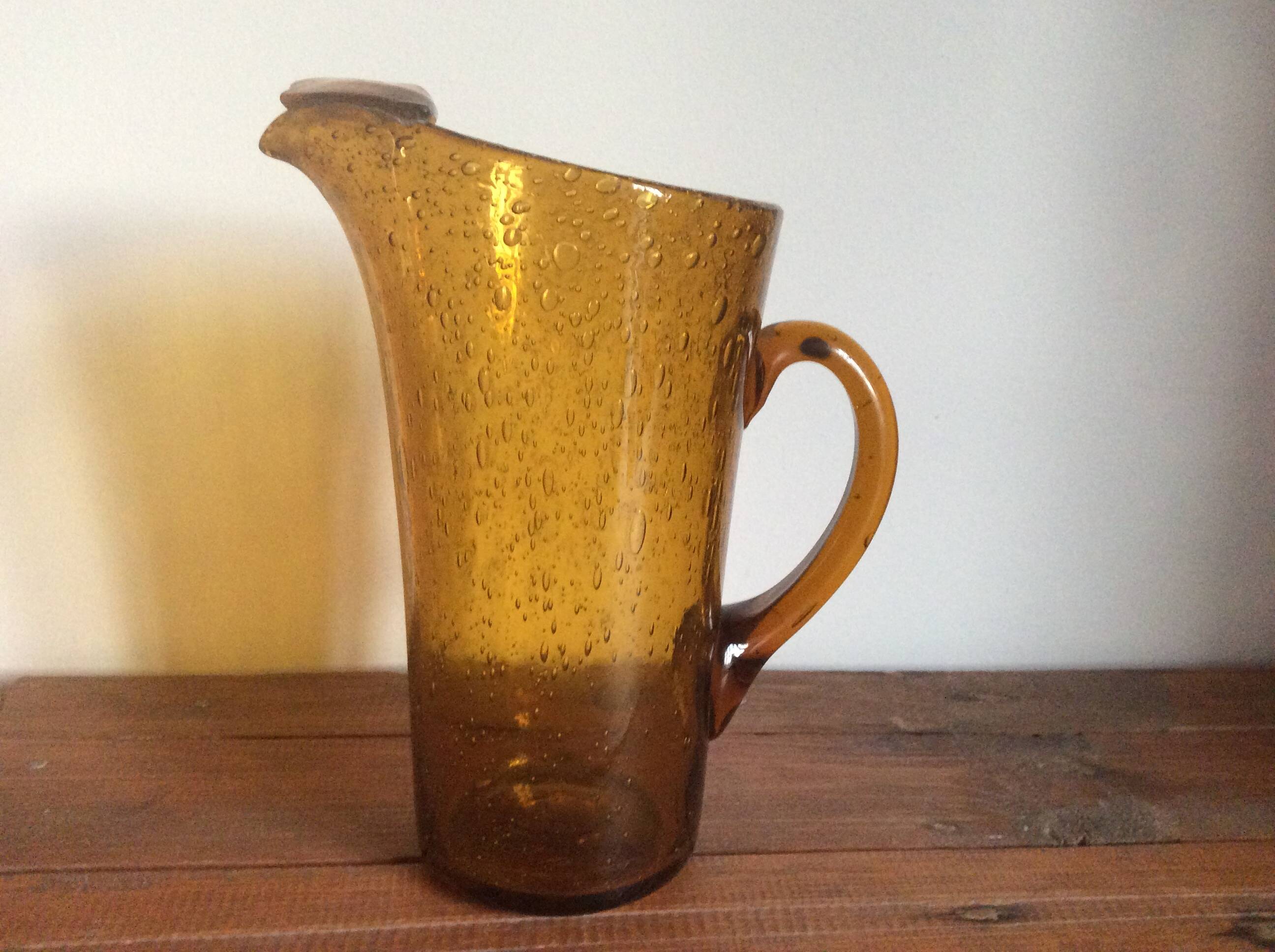 Pichet en verre bullè