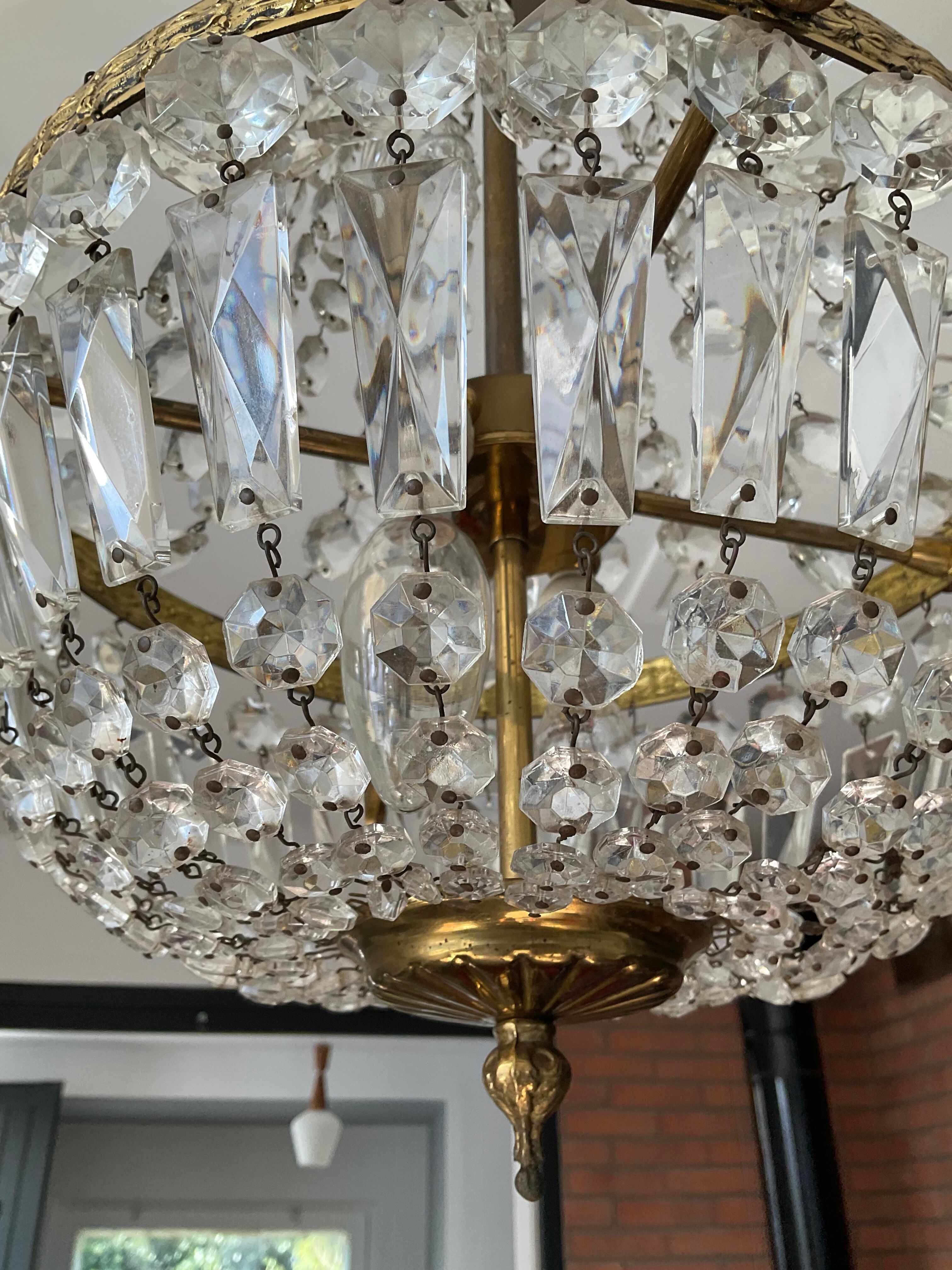 Balloon chandelier in bronze and grapevines 8 lamps