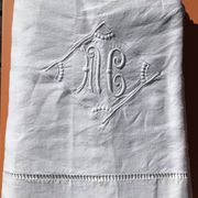 Drap 2 places monogramme MC