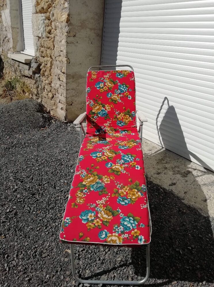 Vintage garden deck chair