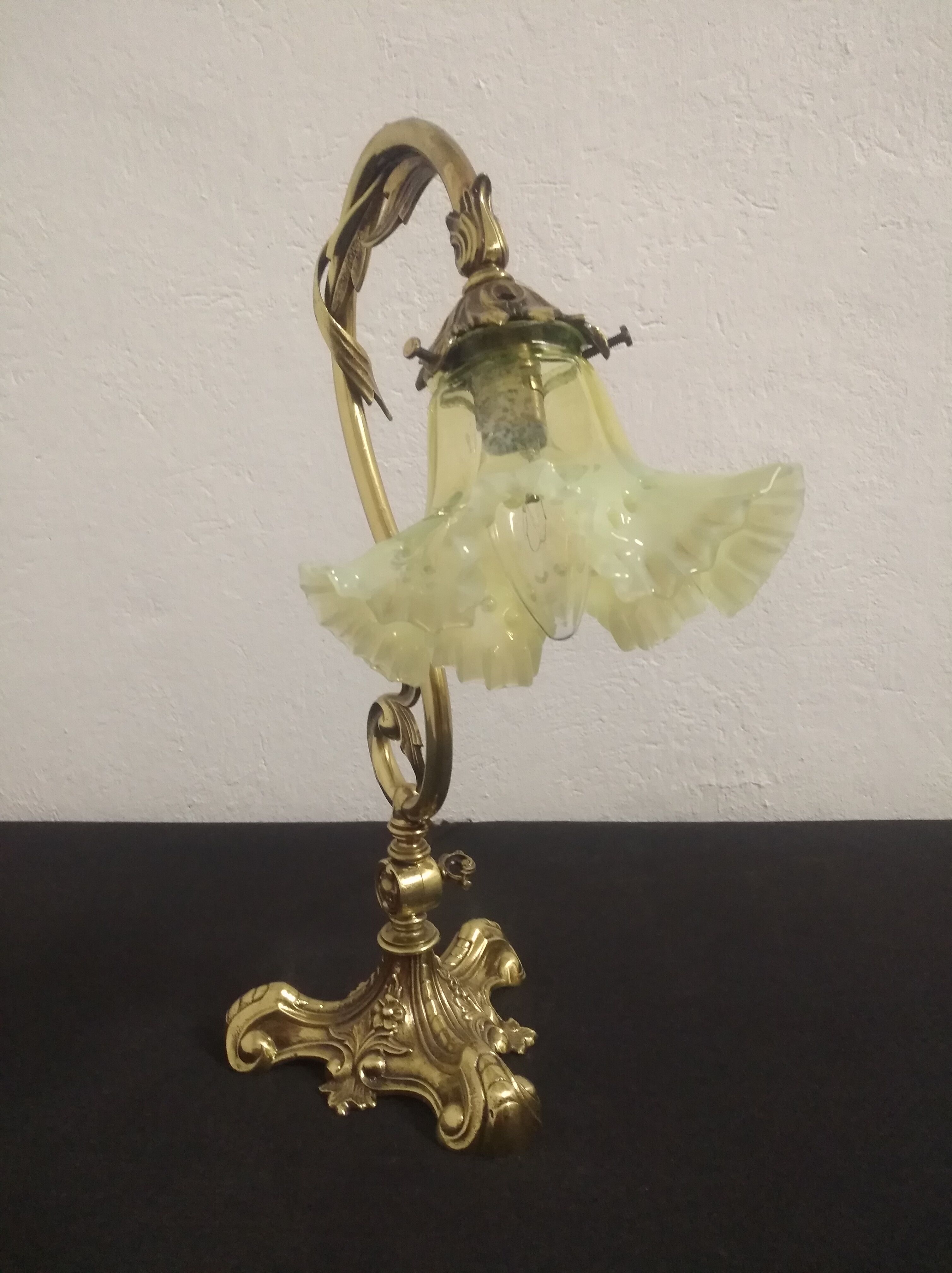 Bronze Art Nouveau lamp