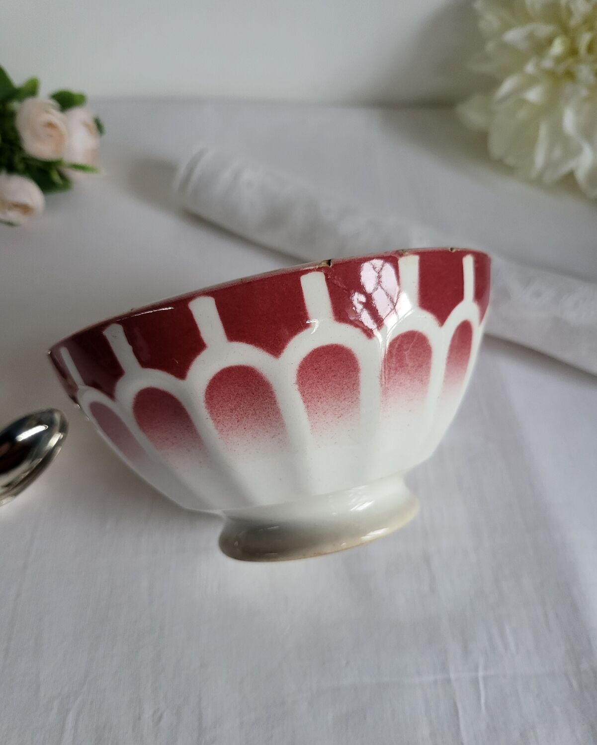 Old bowl in earthenware DIGOIN SARREGUEMINES with faceted burgundy.