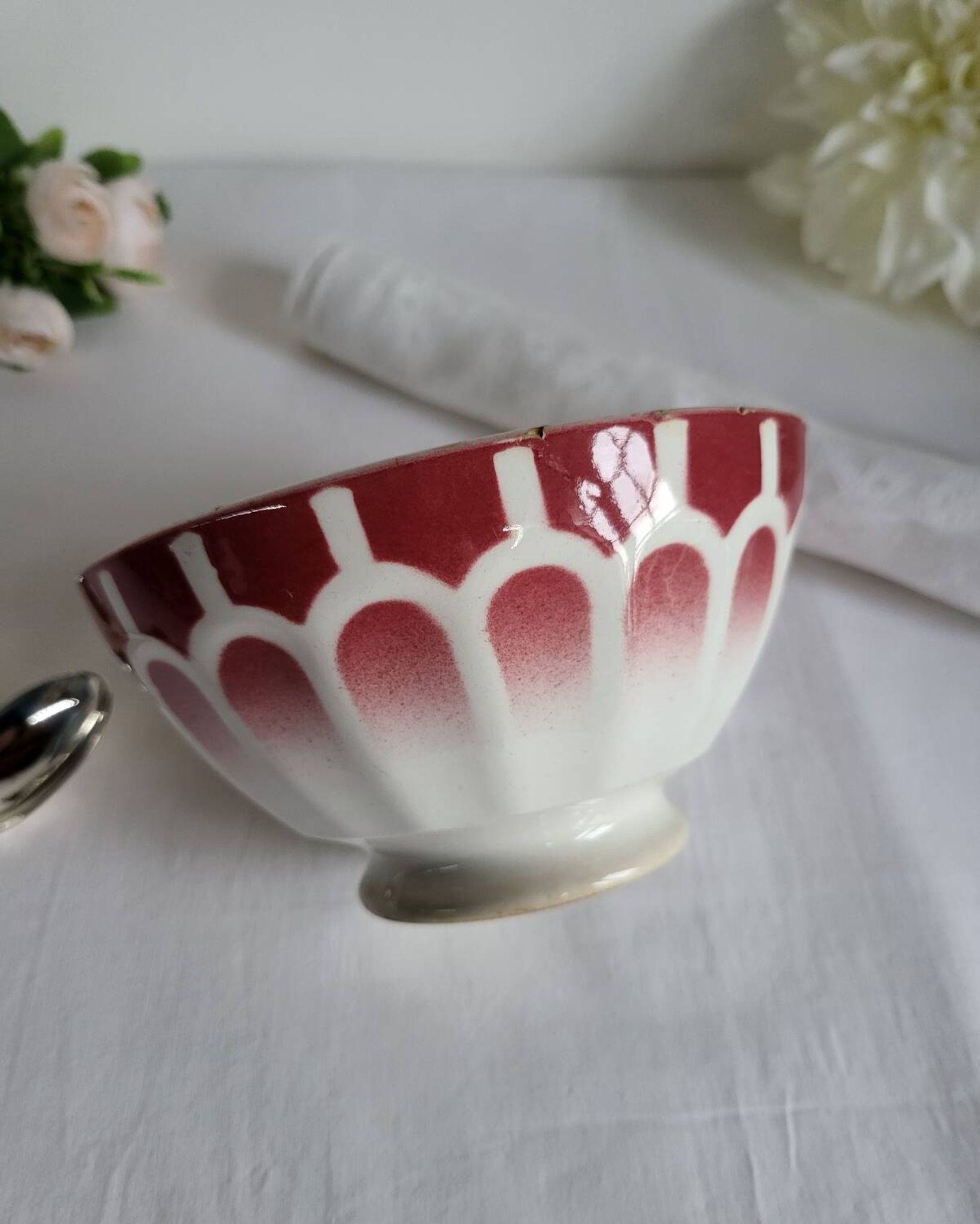 Old bowl in earthenware DIGOIN SARREGUEMINES with faceted burgundy.