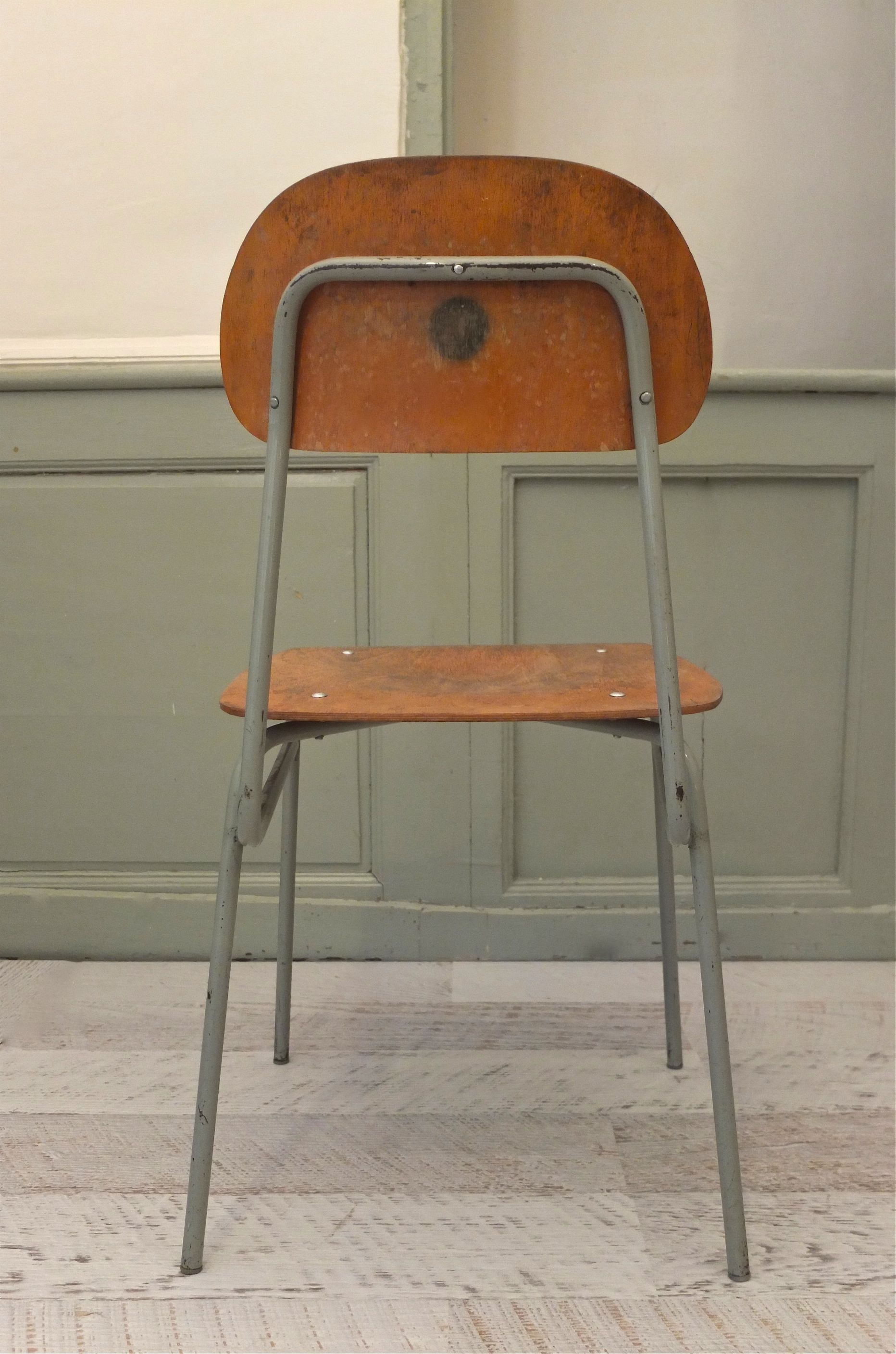 Chaise de style industriel années 60