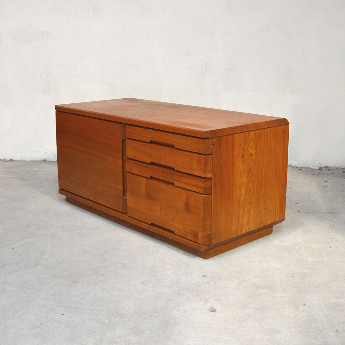 R40 sideboard by Pierre Chapo, 1970
