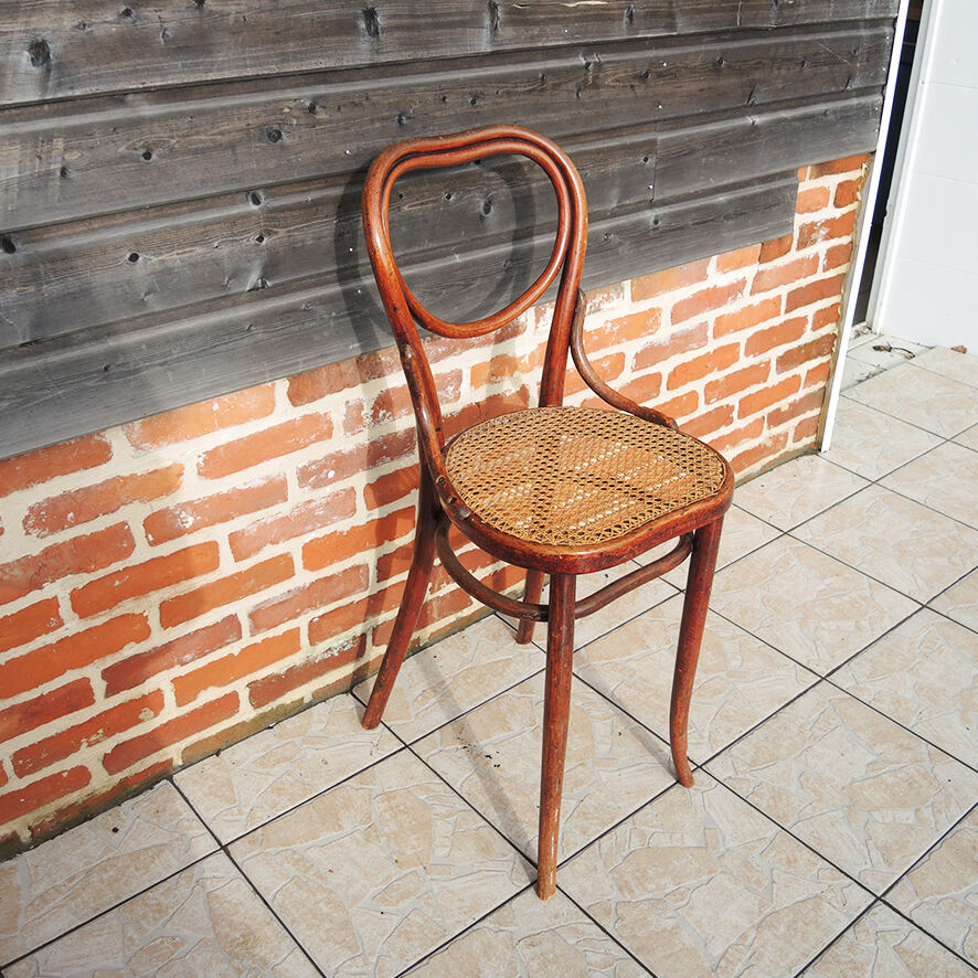 Old high chair heart Thonet no 28