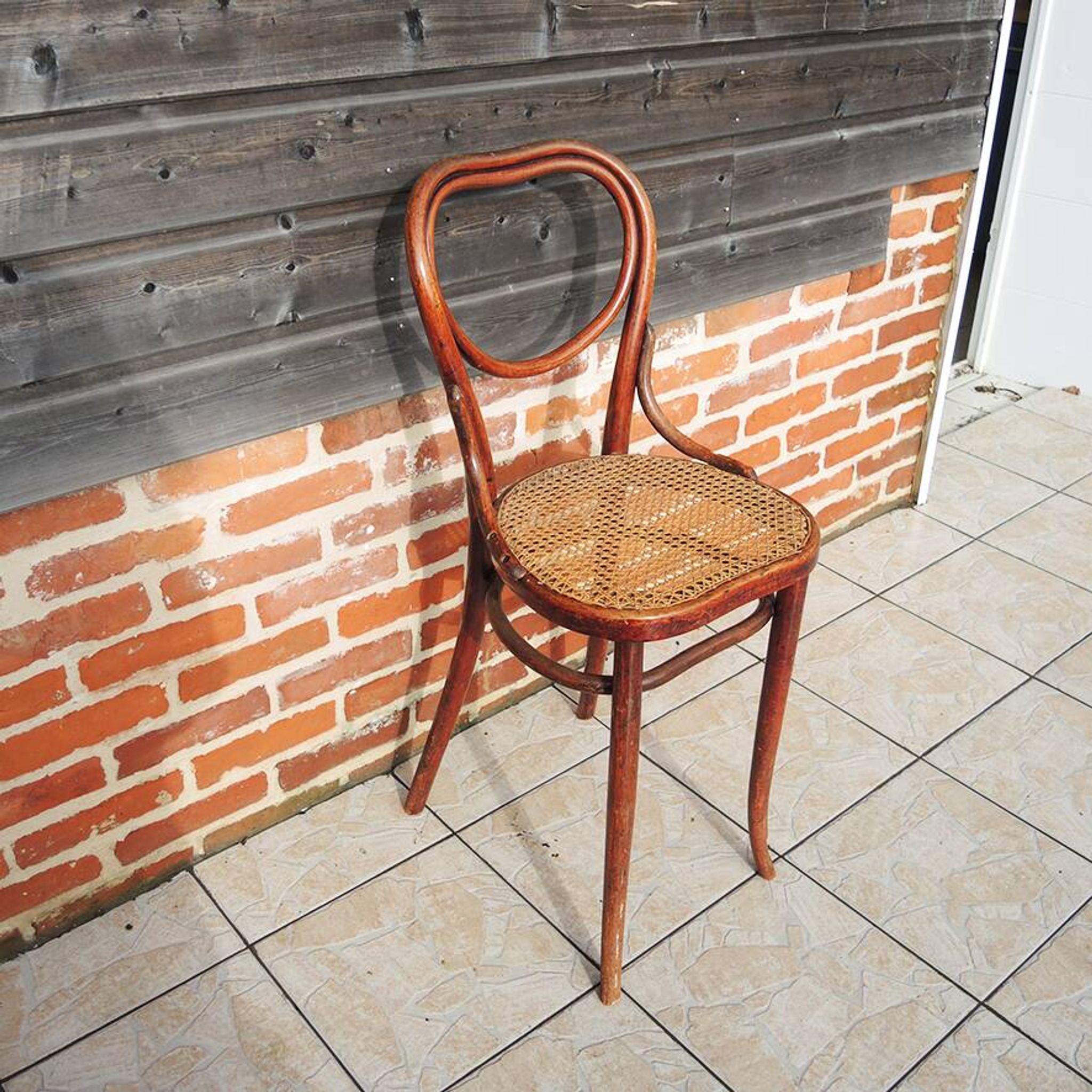Old high chair heart Thonet no 28