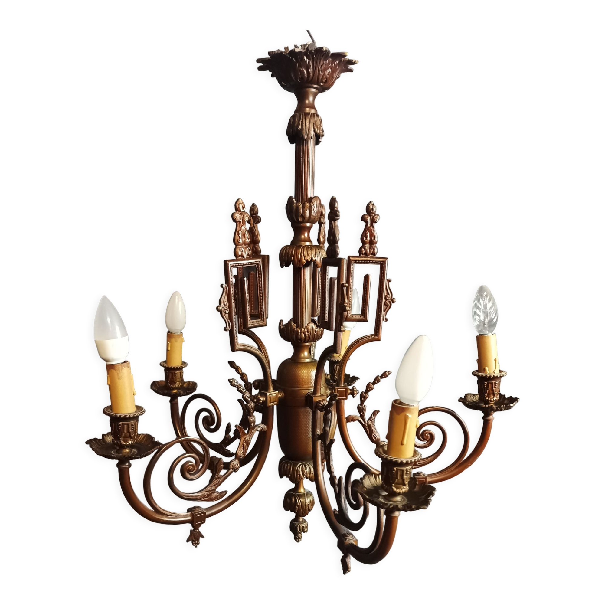 Louis XVI chandelier in bronze and brass