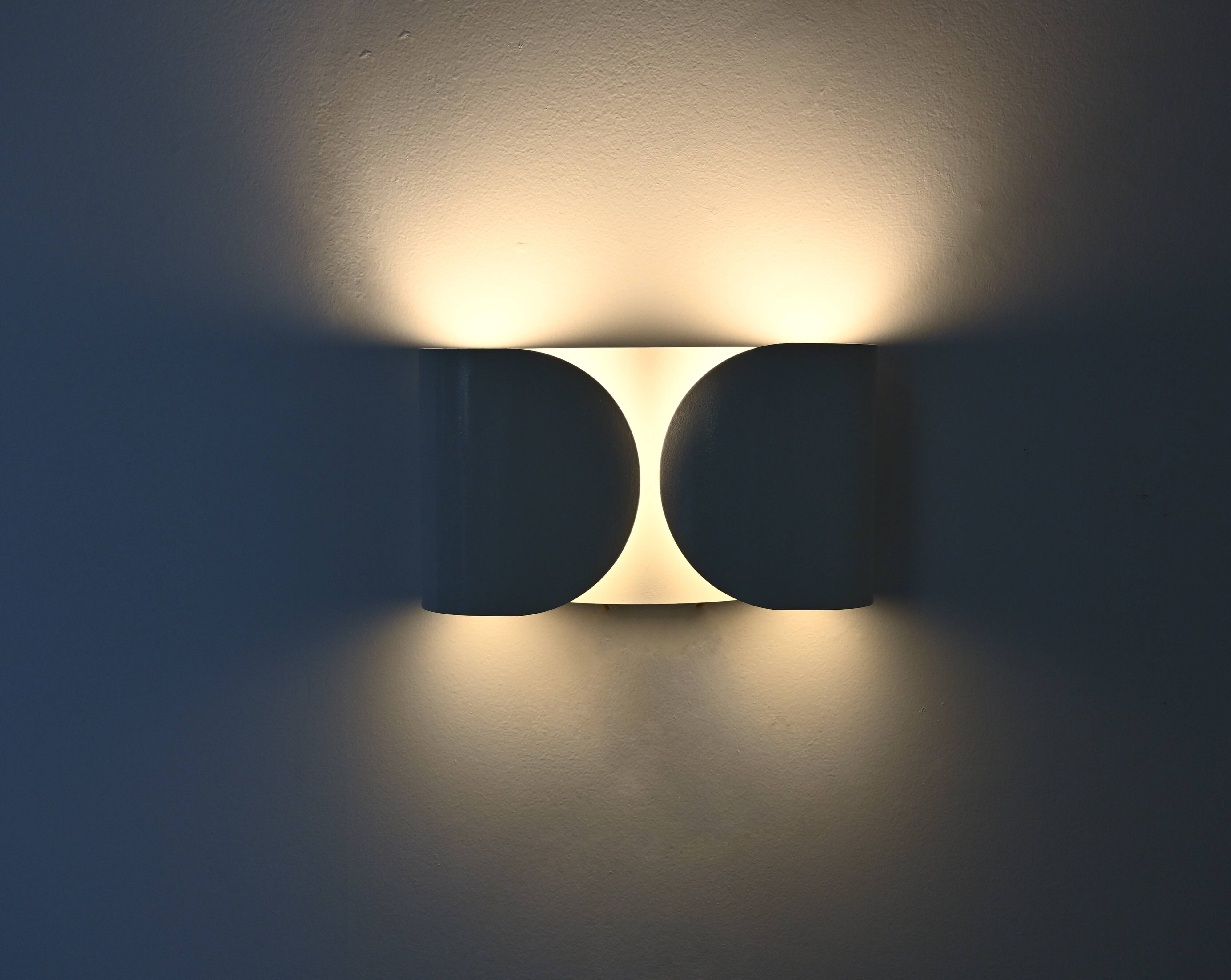 White "Foglio" wall light, by Tobia & Afra Scarpa for Flos, 1960s.