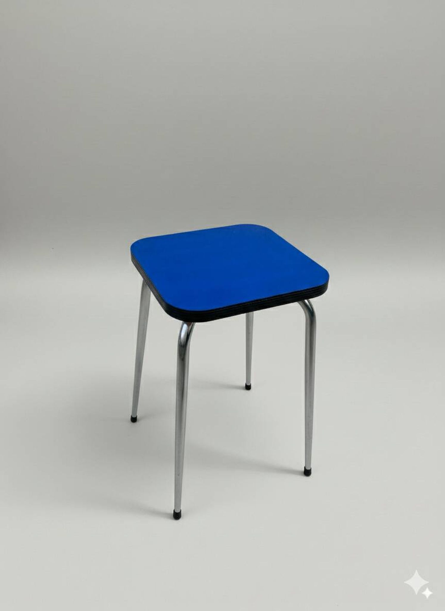 Tabouret vintage en chrome et formica bleu Klein, restauré