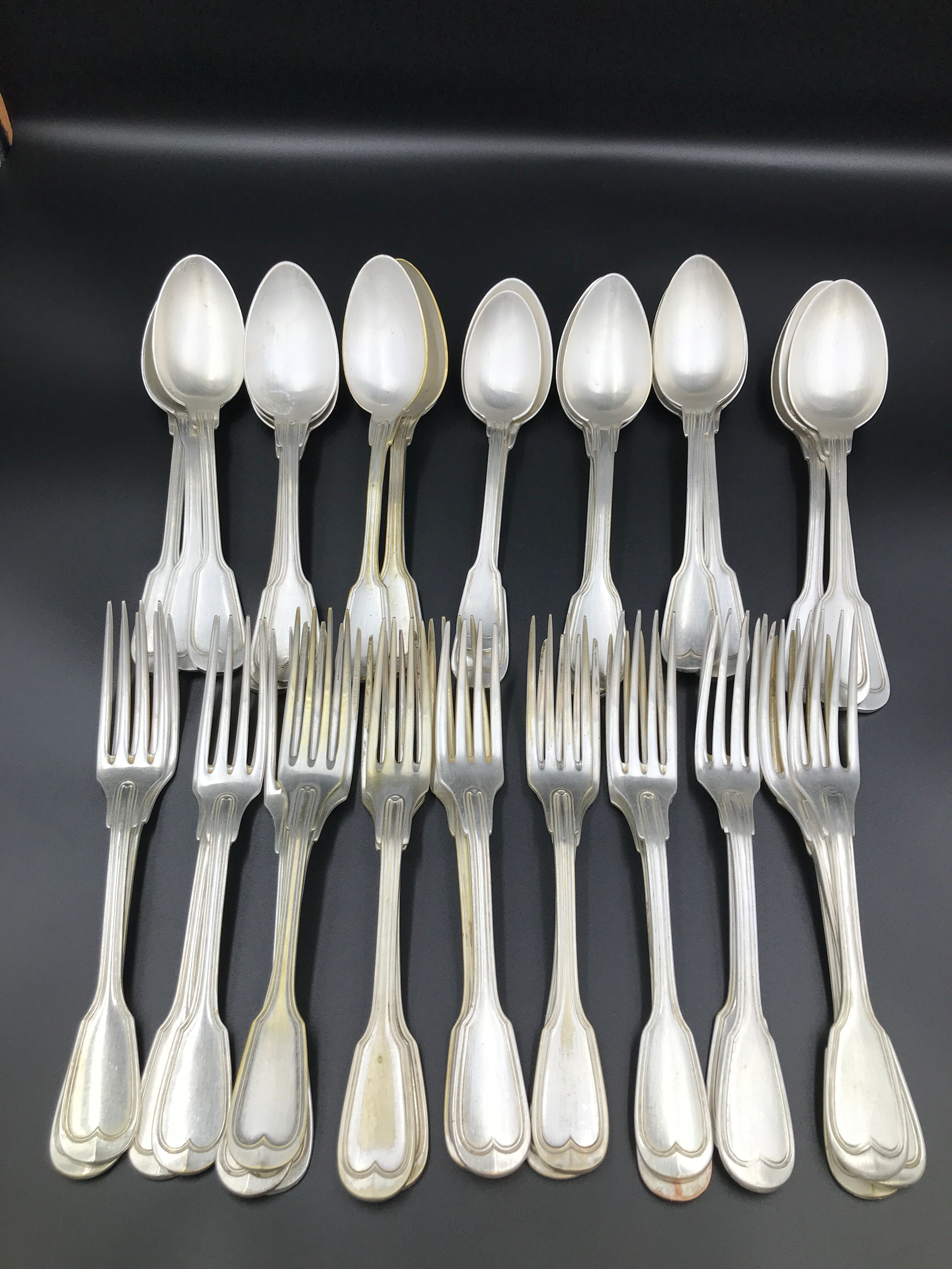 20 spoons 20 silver forks metal wineing