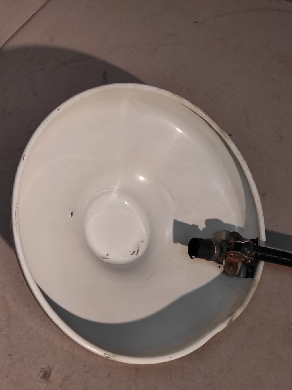 Lampe UFO soucoupe métallique articulée