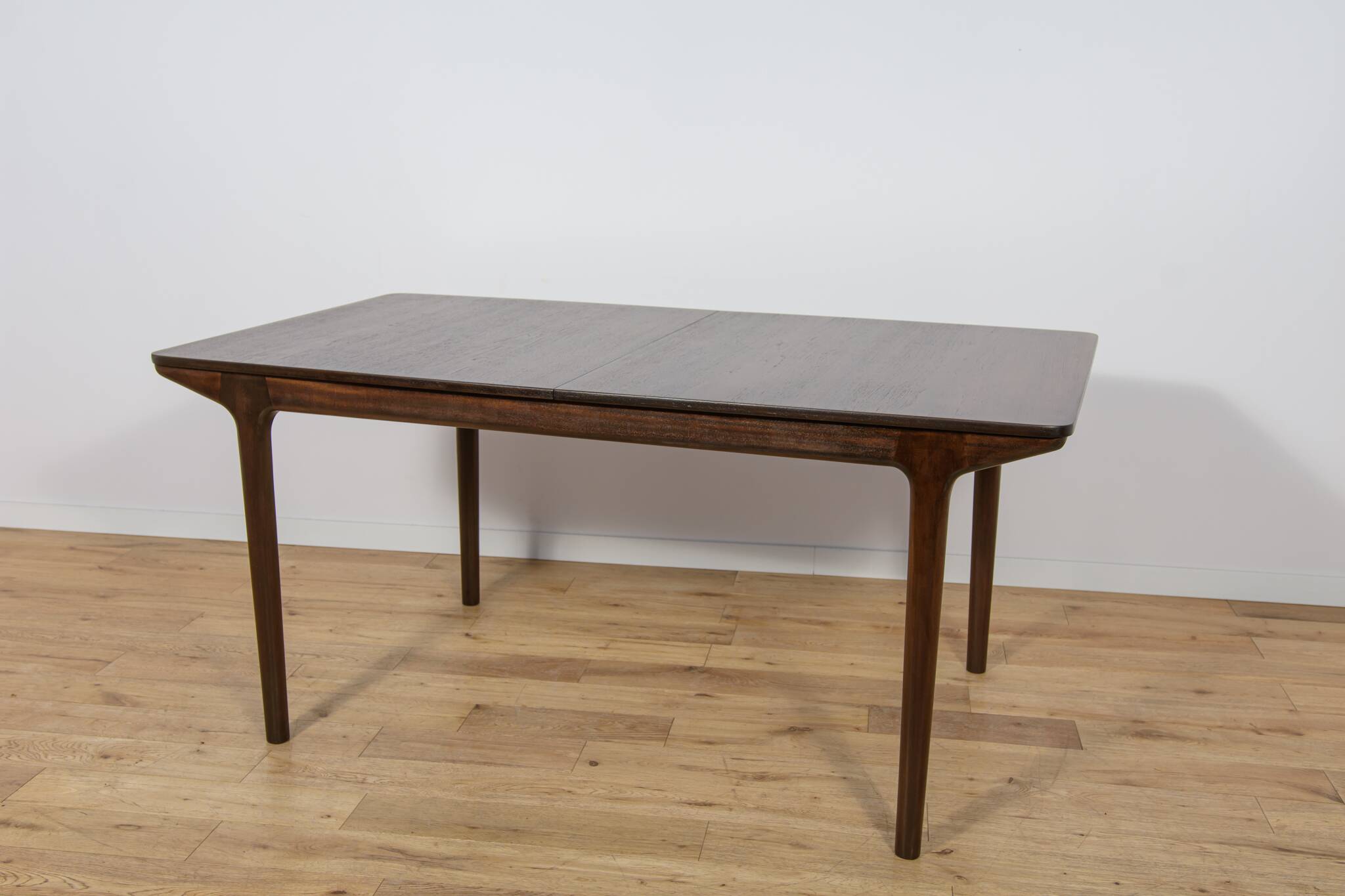 Mid-Century Modern Extendable Dining Table in Teak from McIntosh, 1960s