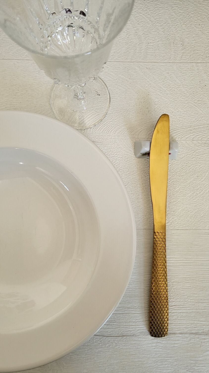 Set of 12 porcelain knife holders with flowers