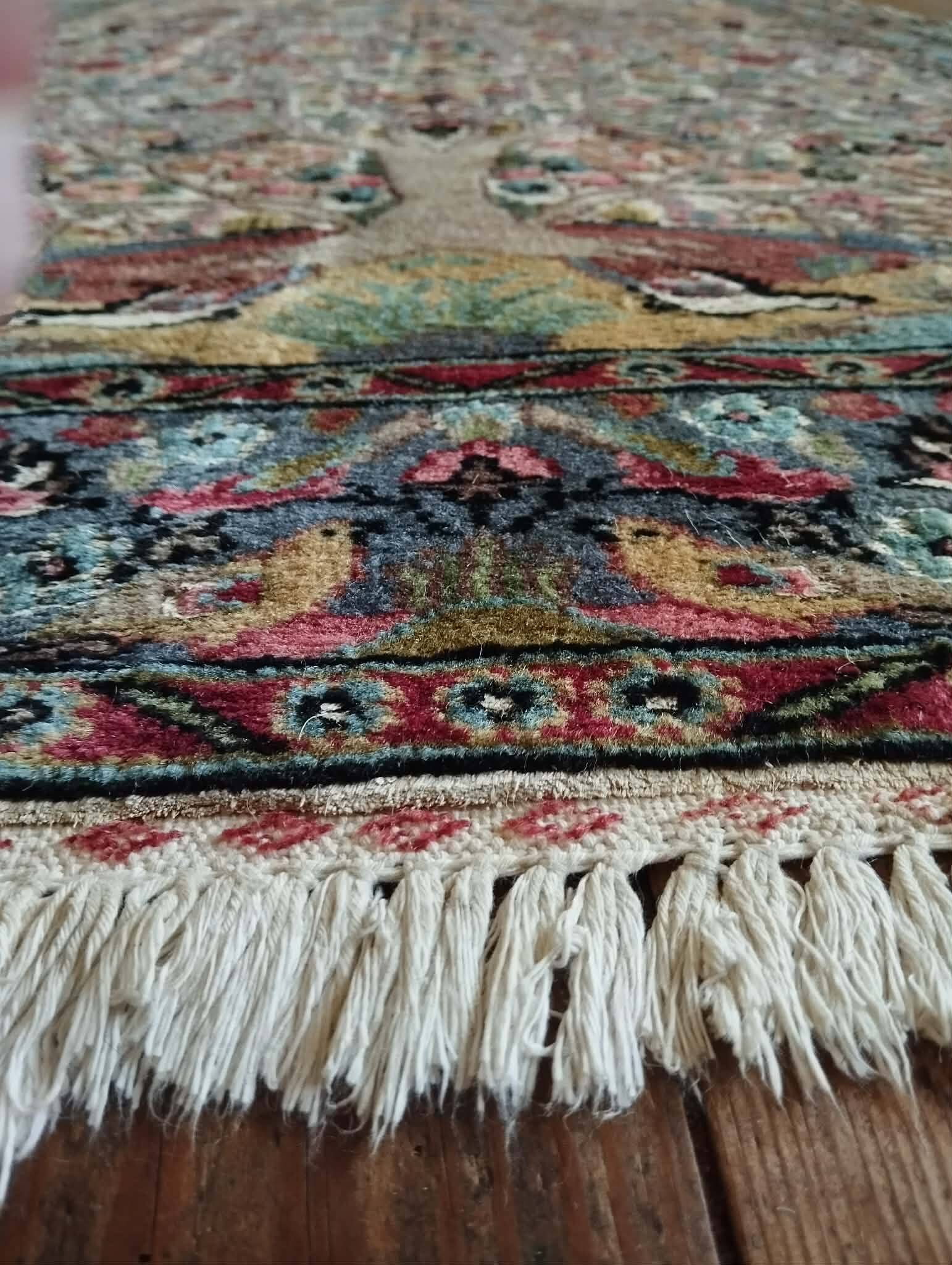 Handmade Pakistani wool and silk rug 183x124cm