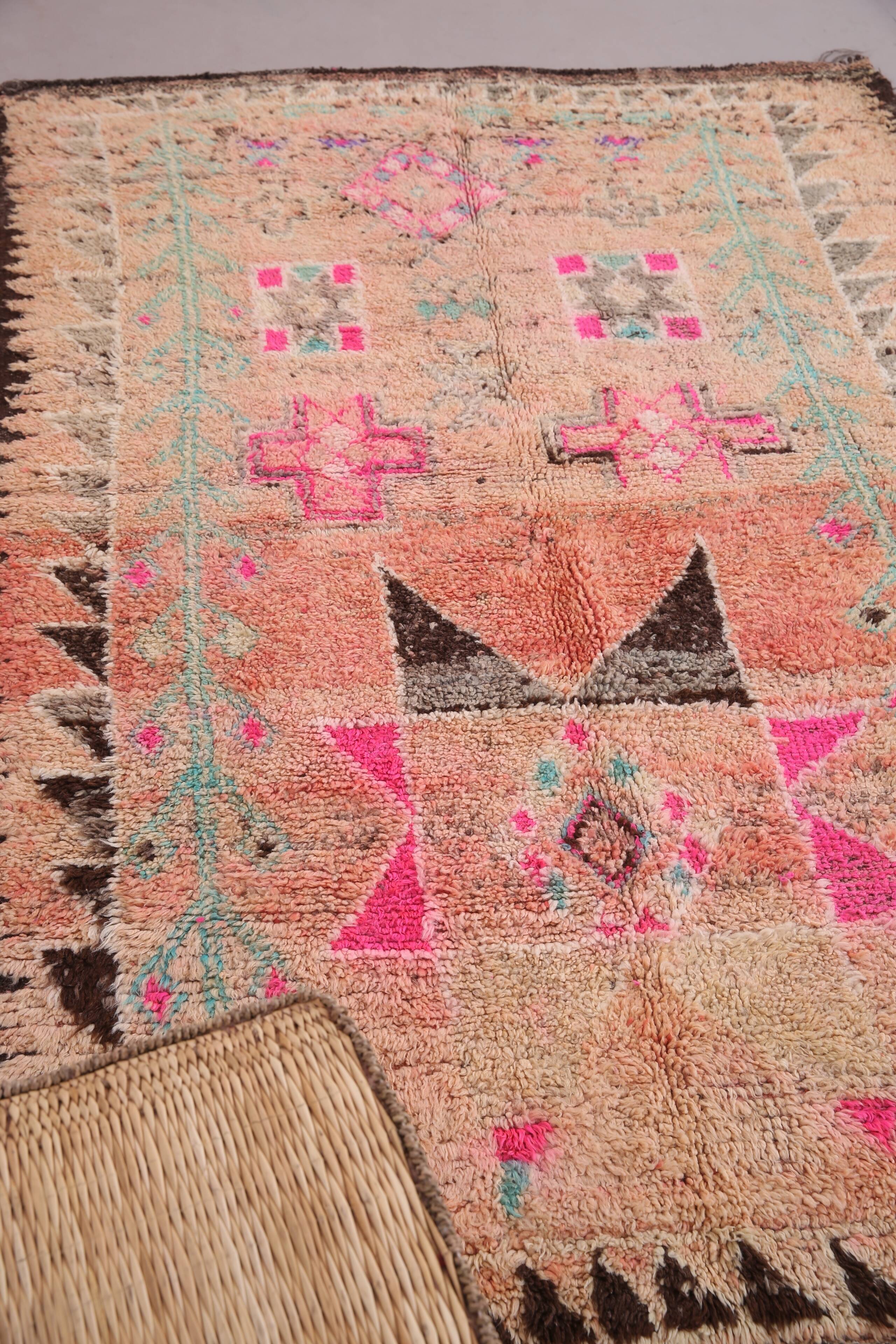 Pink vintage handmade moroccan rug 152 x 231 cm - Berber Wool Rug Antique