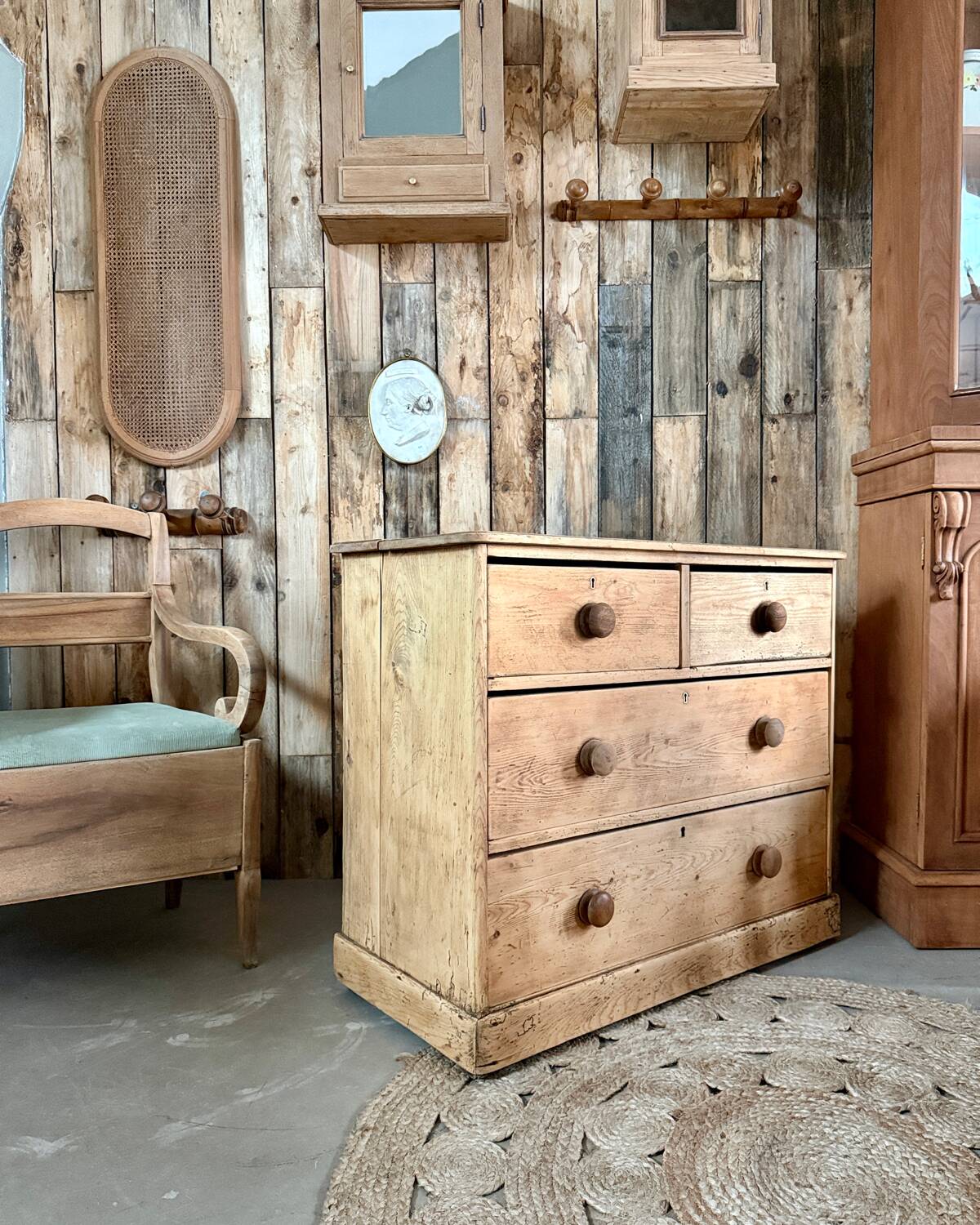 Antique English chest of drawers (renovated)