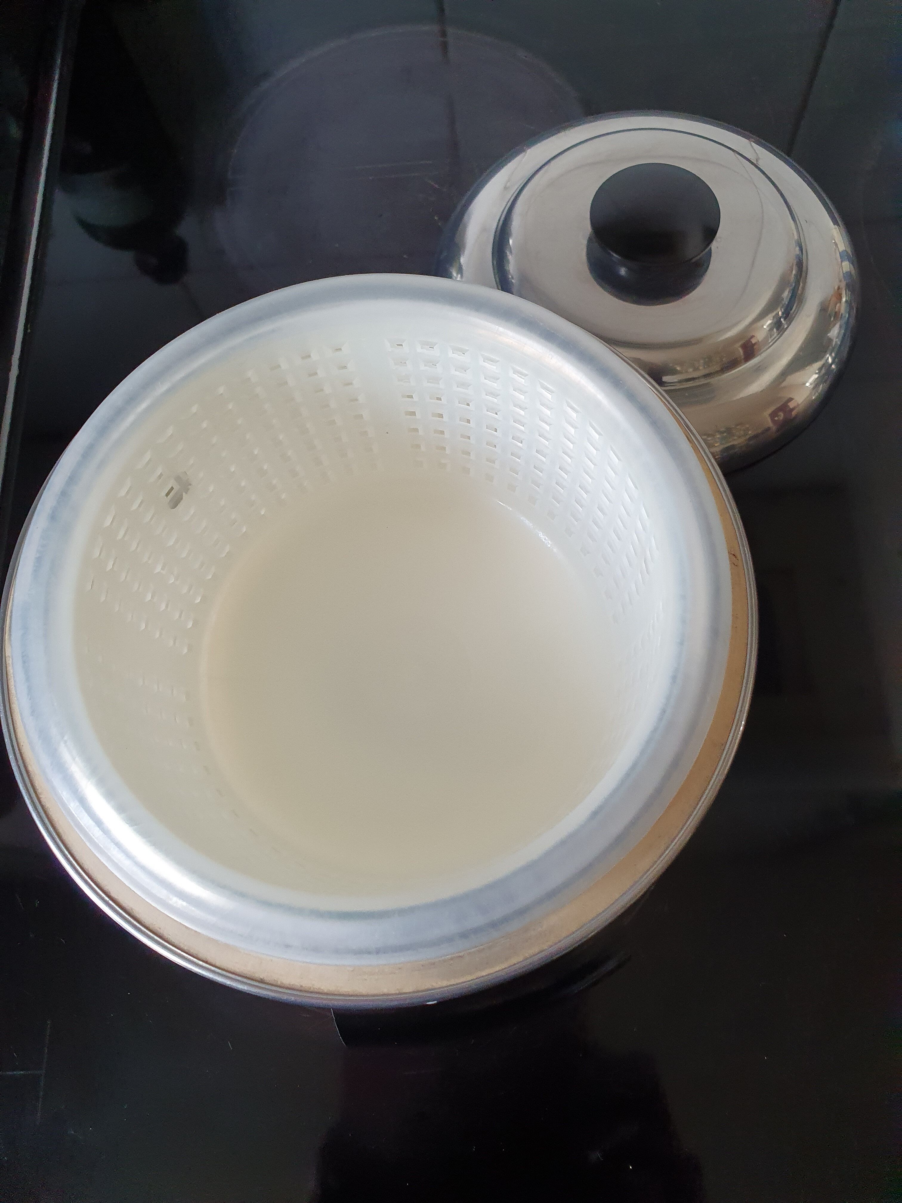 Thermos insulated ice bucket in metal and bakelite, 50s