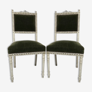 Paire de chaises de style louis xvi