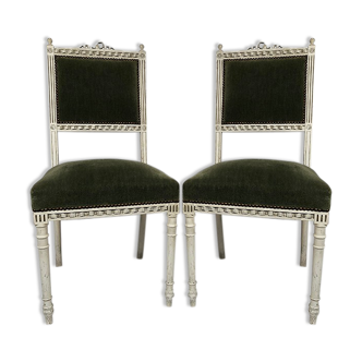 Paire de chaises de style louis xvi