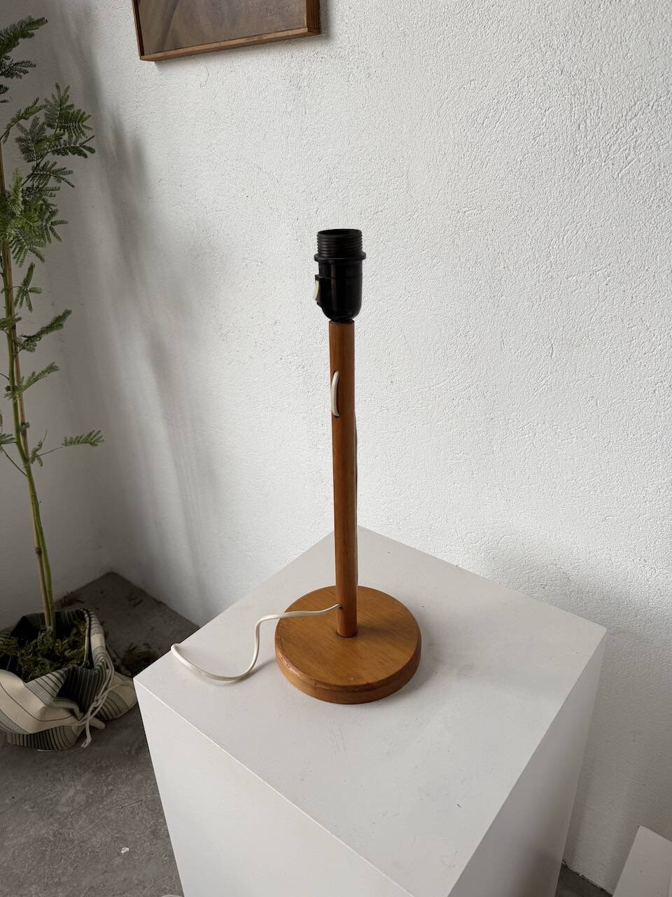 70s oak wood table lamp