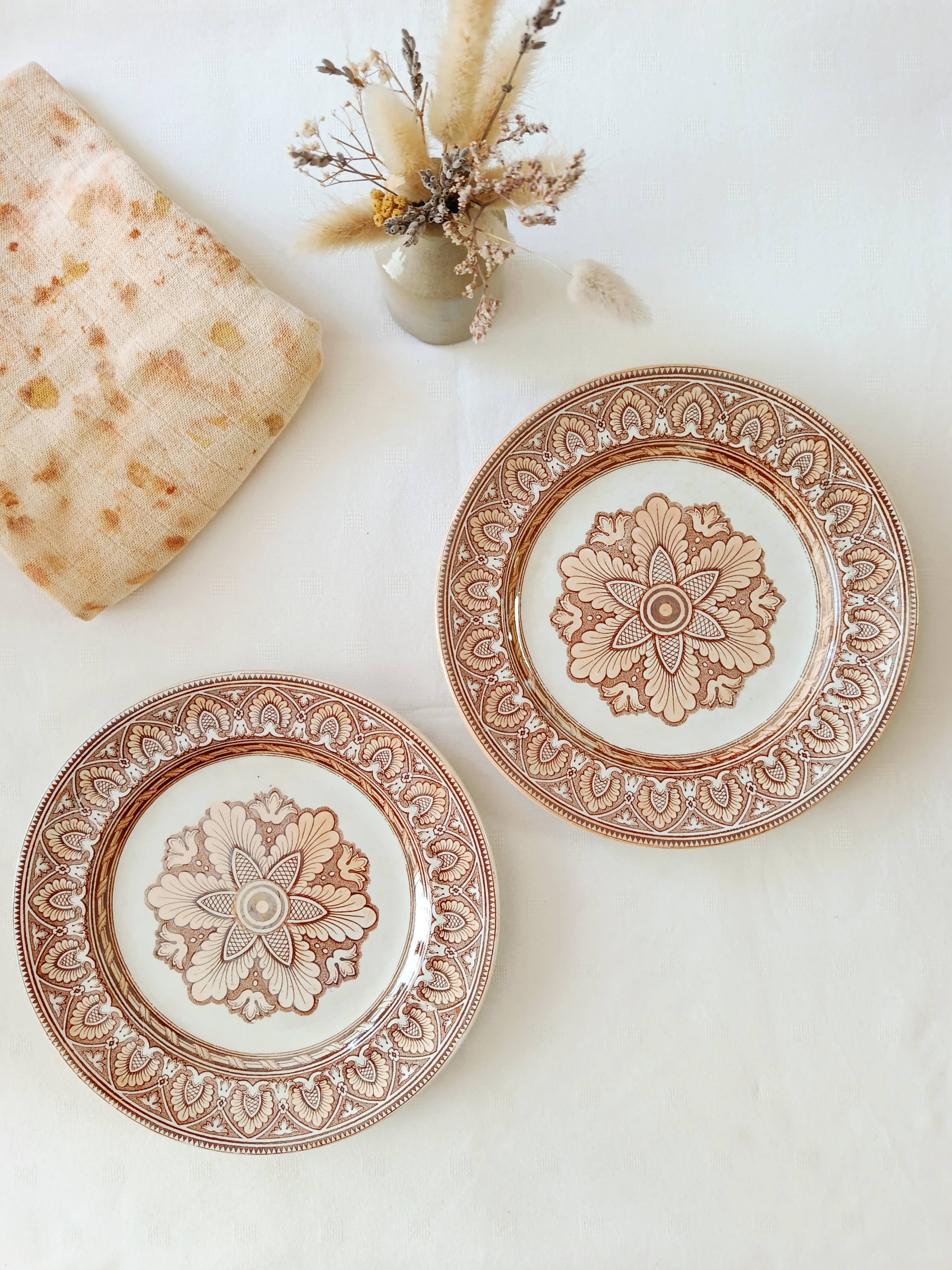 Set of 2 flat plates Petrus Regout, Tancrède