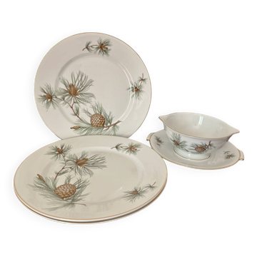 Lot 3 assiettes et saucière en porcelaine Rosenthal