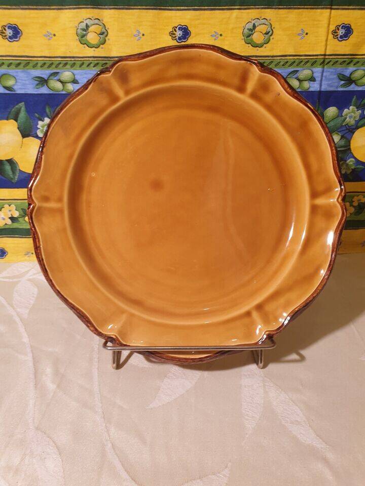 Large round ceramic dish Les Faïences Haute Provence