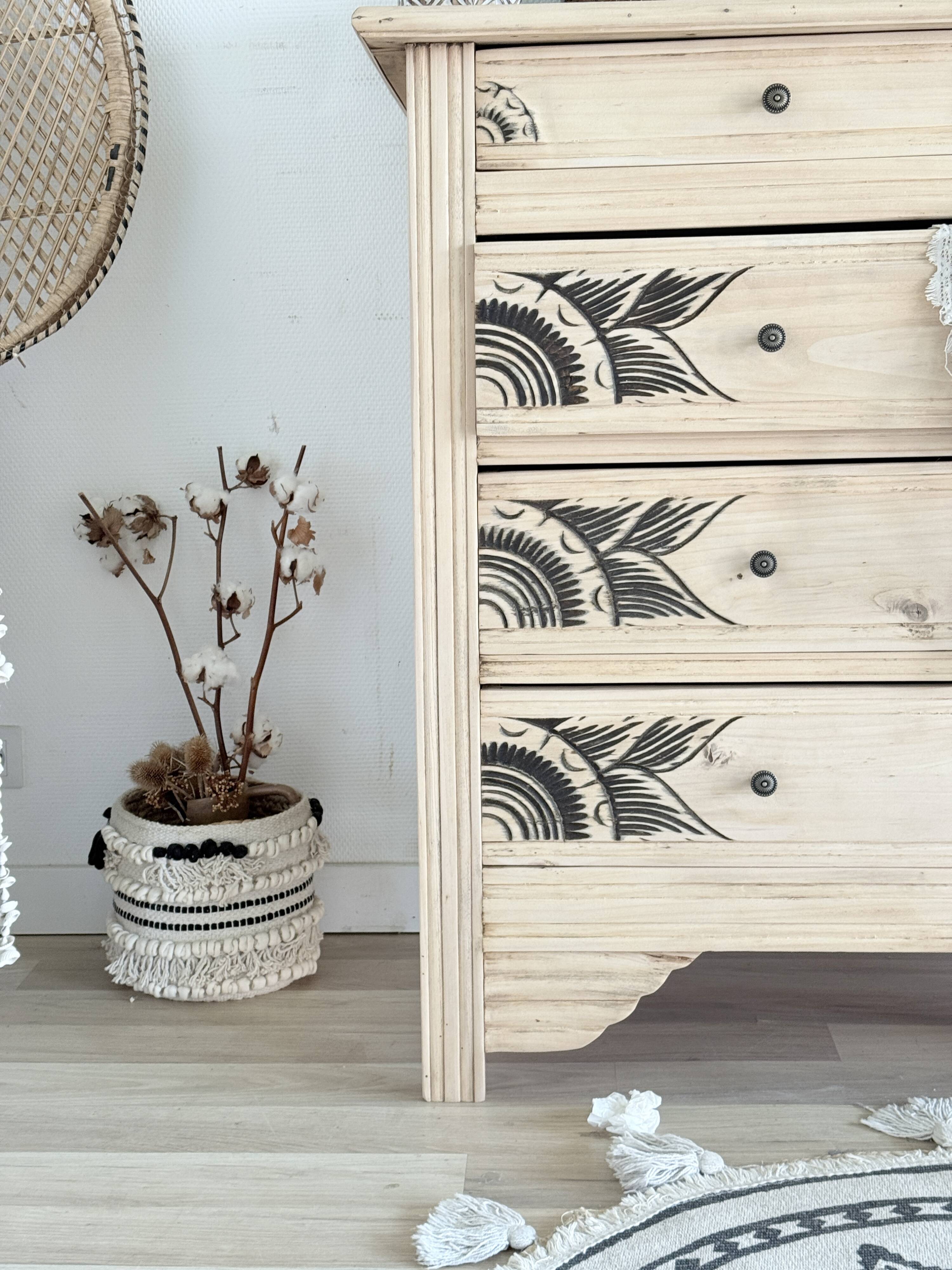 Art Deco chest of drawers